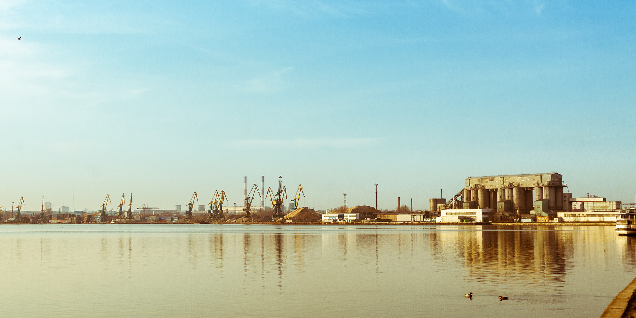 Canon EF 28-135mm F3.5-5.6 IS USM sample photo. Industrial moscow port photography
