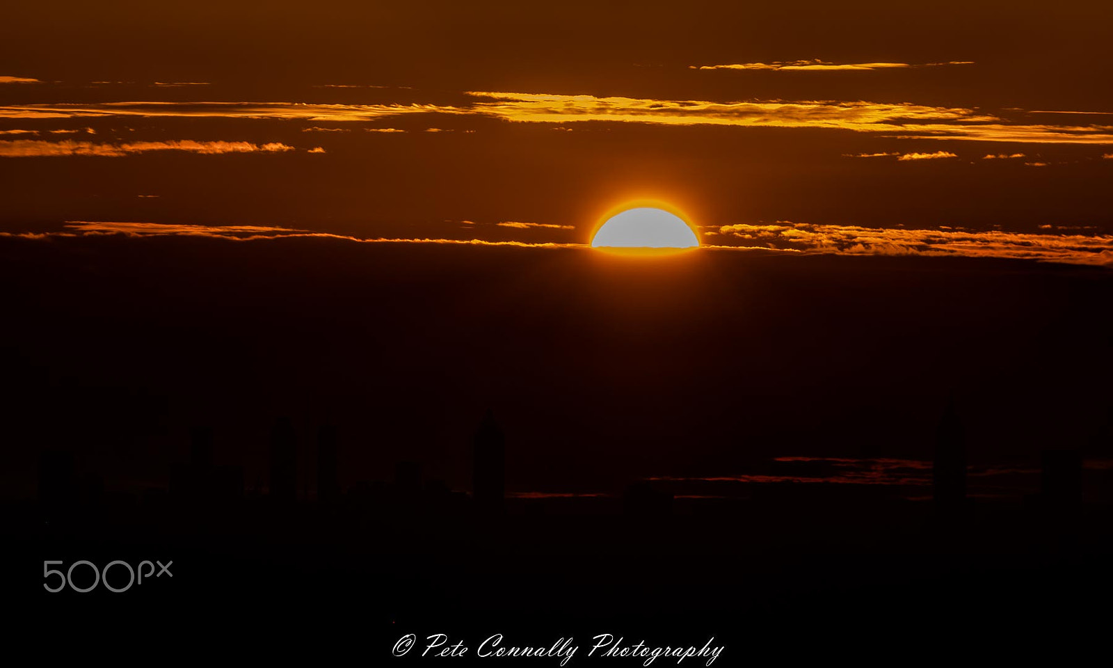Sony a6300 + Sony FE 70-200mm F4 G OSS sample photo. Peeking through photography