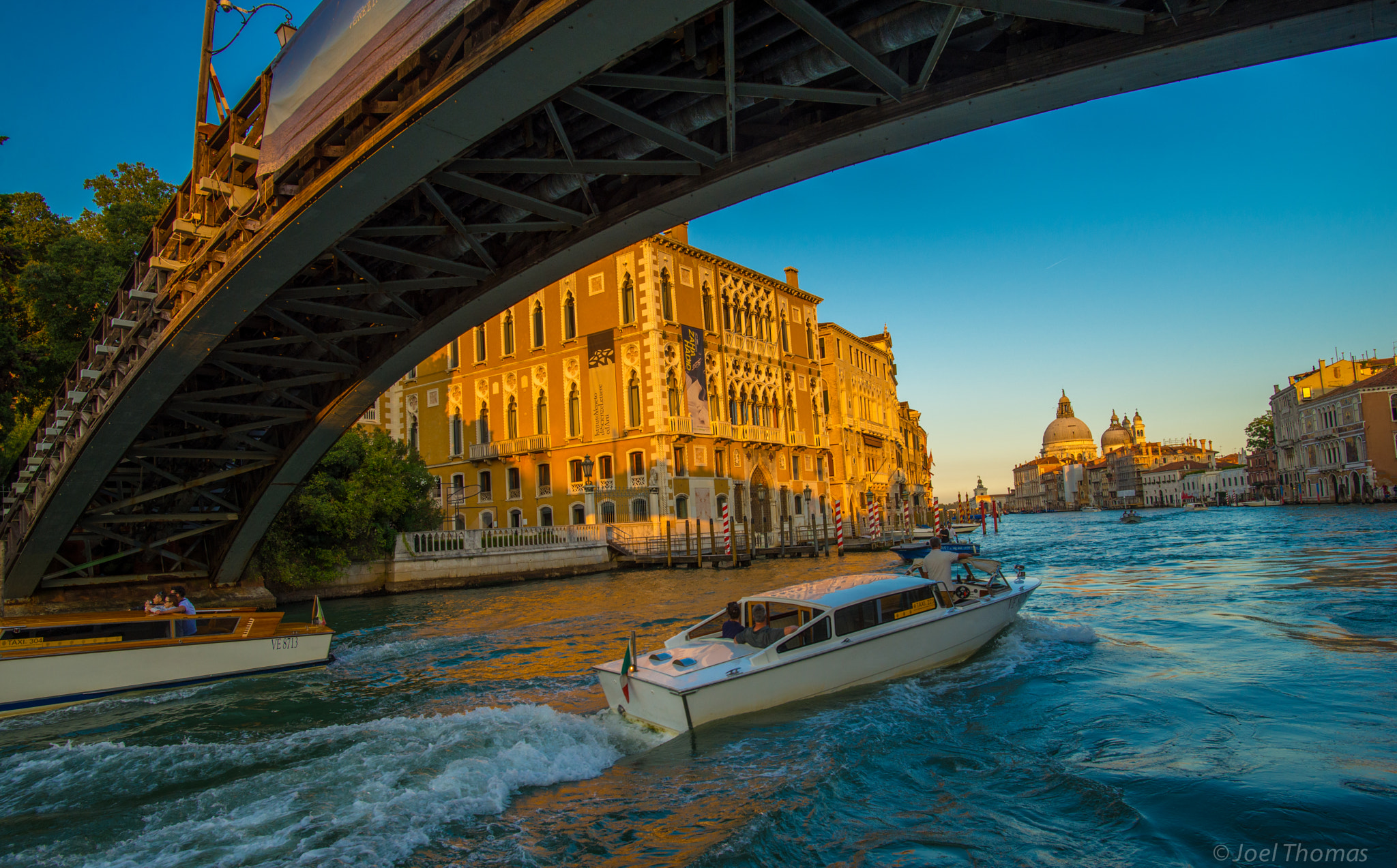 Nikon D600 + Nikon AF-S Nikkor 20mm F1.8G ED sample photo. Golden venice photography