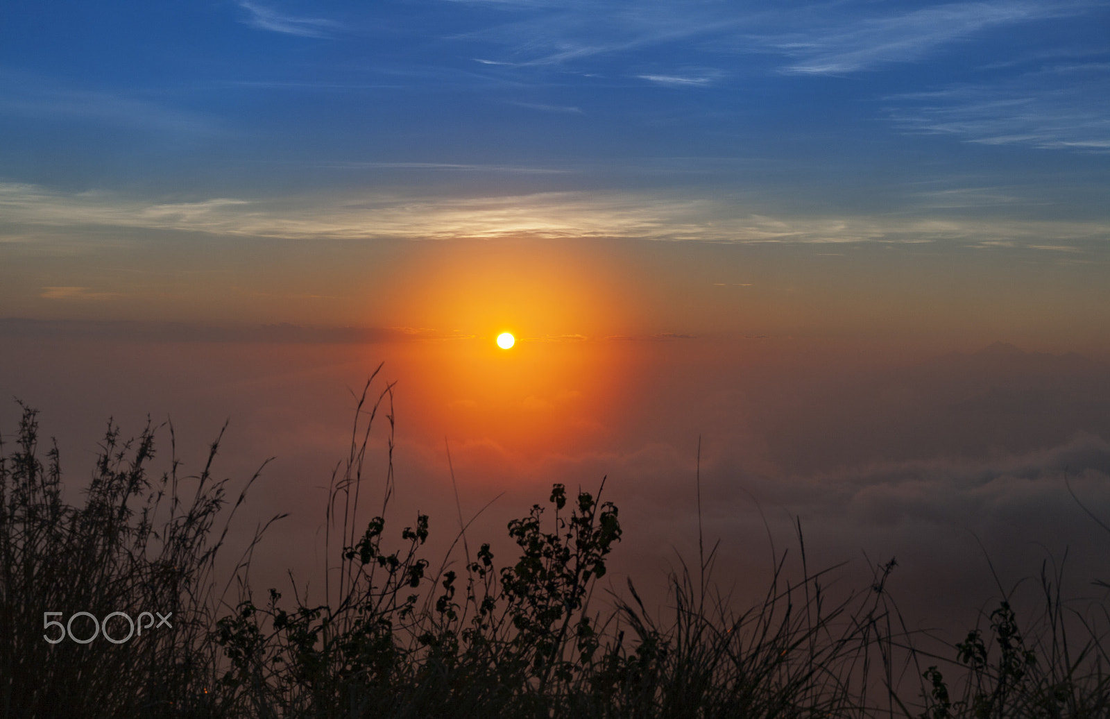 Canon EOS 400D (EOS Digital Rebel XTi / EOS Kiss Digital X) sample photo. Sunrise over mt.batur, bali. indonesia photography