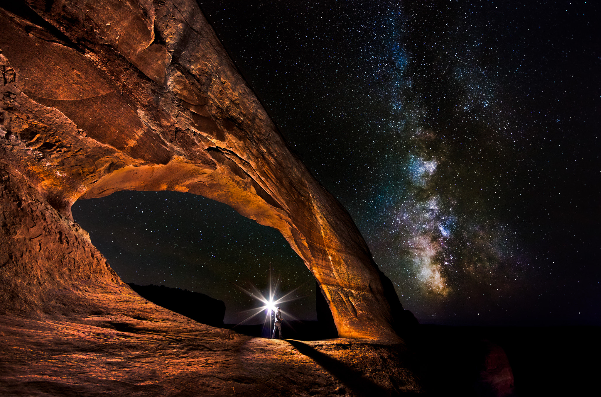 Canon EOS 5DS R + Canon EF 14mm F2.8L II USM sample photo. Wilson arch under the milky way photography