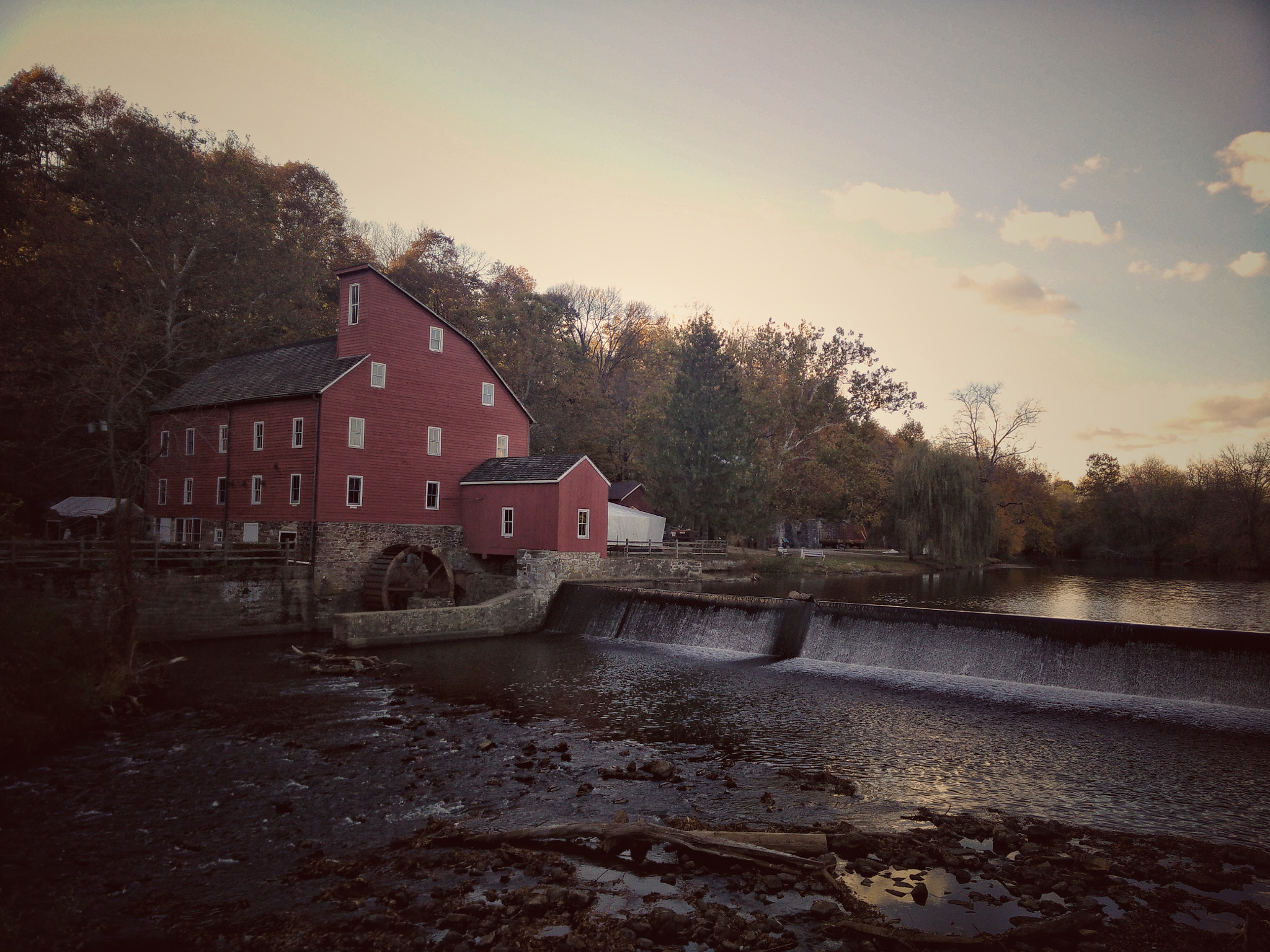 OnePlus ONE sample photo. The red mill photography