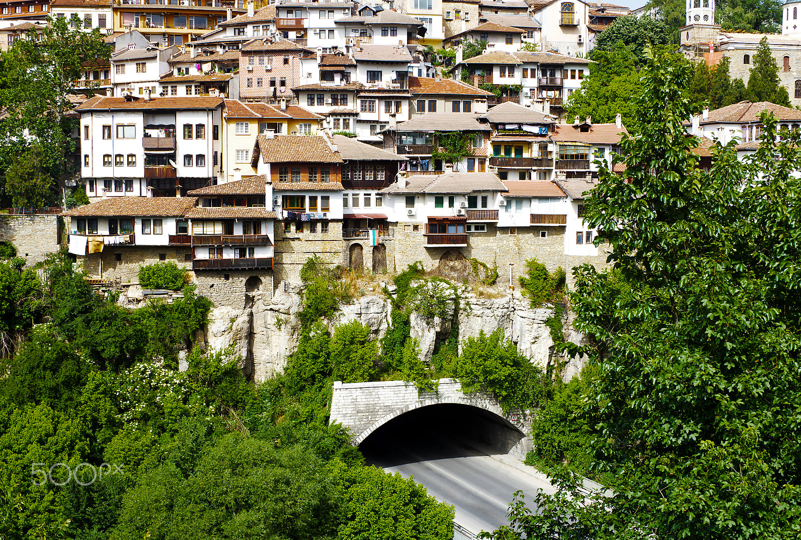 Canon EOS 550D (EOS Rebel T2i / EOS Kiss X4) + Canon EF 24-85mm F3.5-4.5 USM sample photo. Old town veliko tarnovo. bulgaria photography