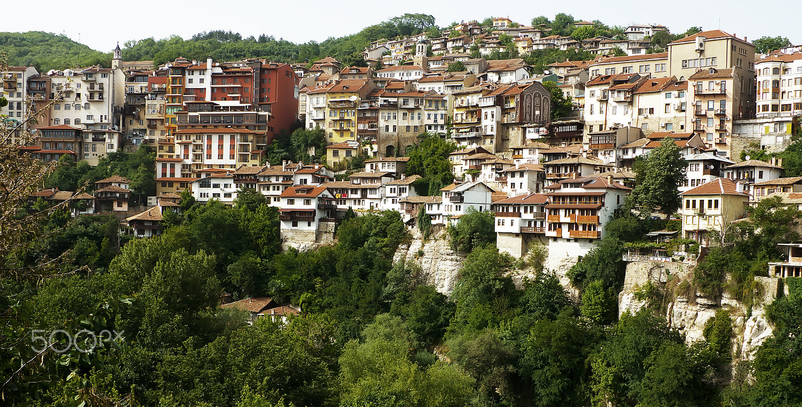 Canon EOS 550D (EOS Rebel T2i / EOS Kiss X4) + Canon EF 24-85mm F3.5-4.5 USM sample photo. Old town veliko tarnovo. bulgaria photography