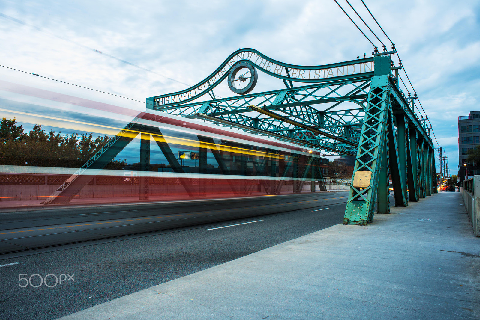 Nikon D800 + Nikon AF Nikkor 24mm F2.8D sample photo. Queen street bridge photography