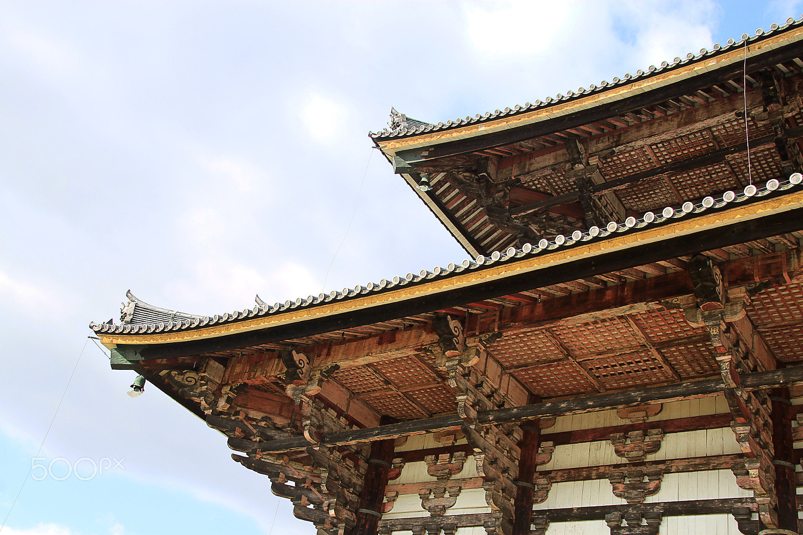 Canon EOS 500D (EOS Rebel T1i / EOS Kiss X3) sample photo. Todai-ji's roof detail photography
