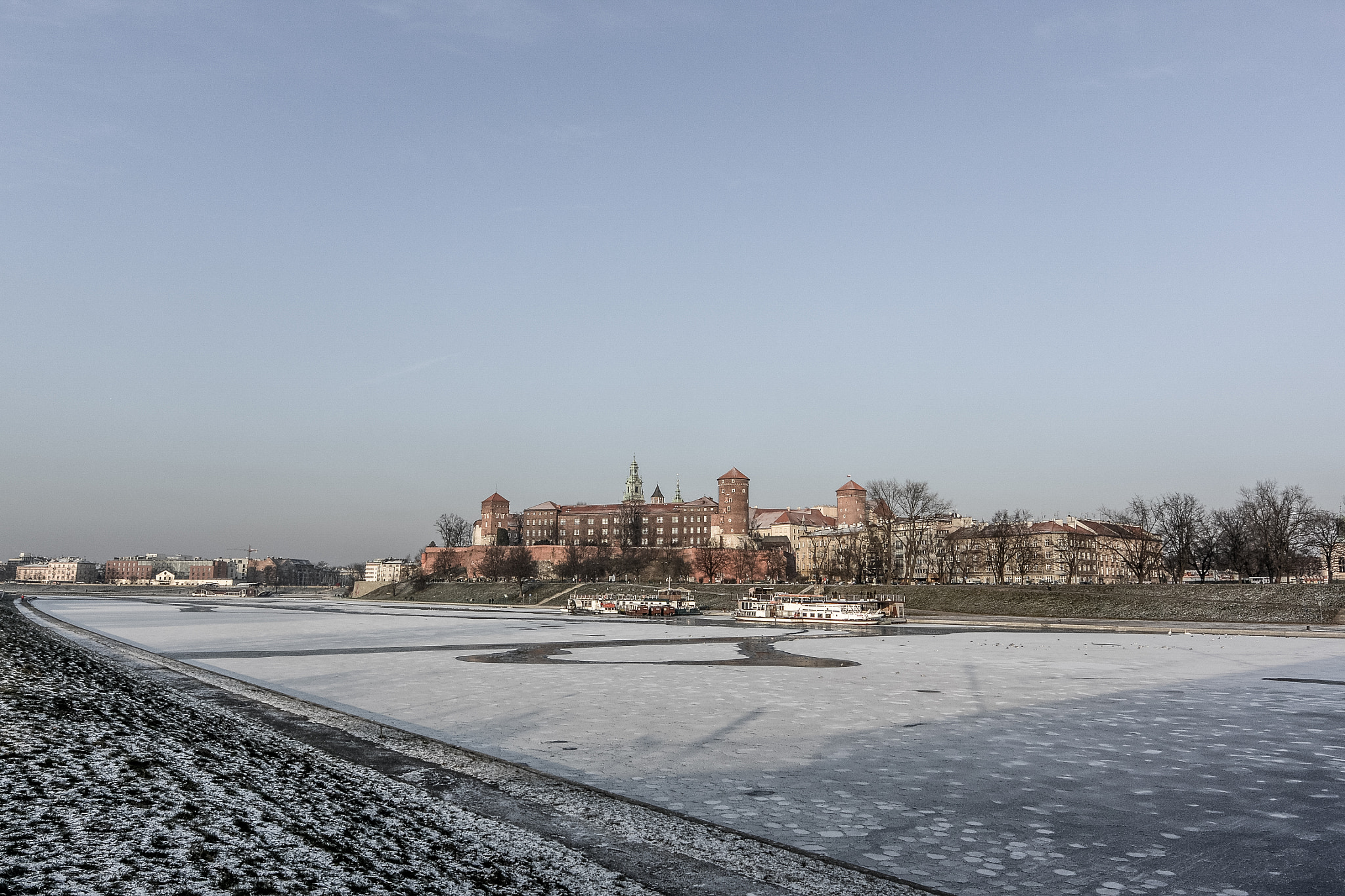 Nikon 1 J3 sample photo. Wawel castle, krakow photography