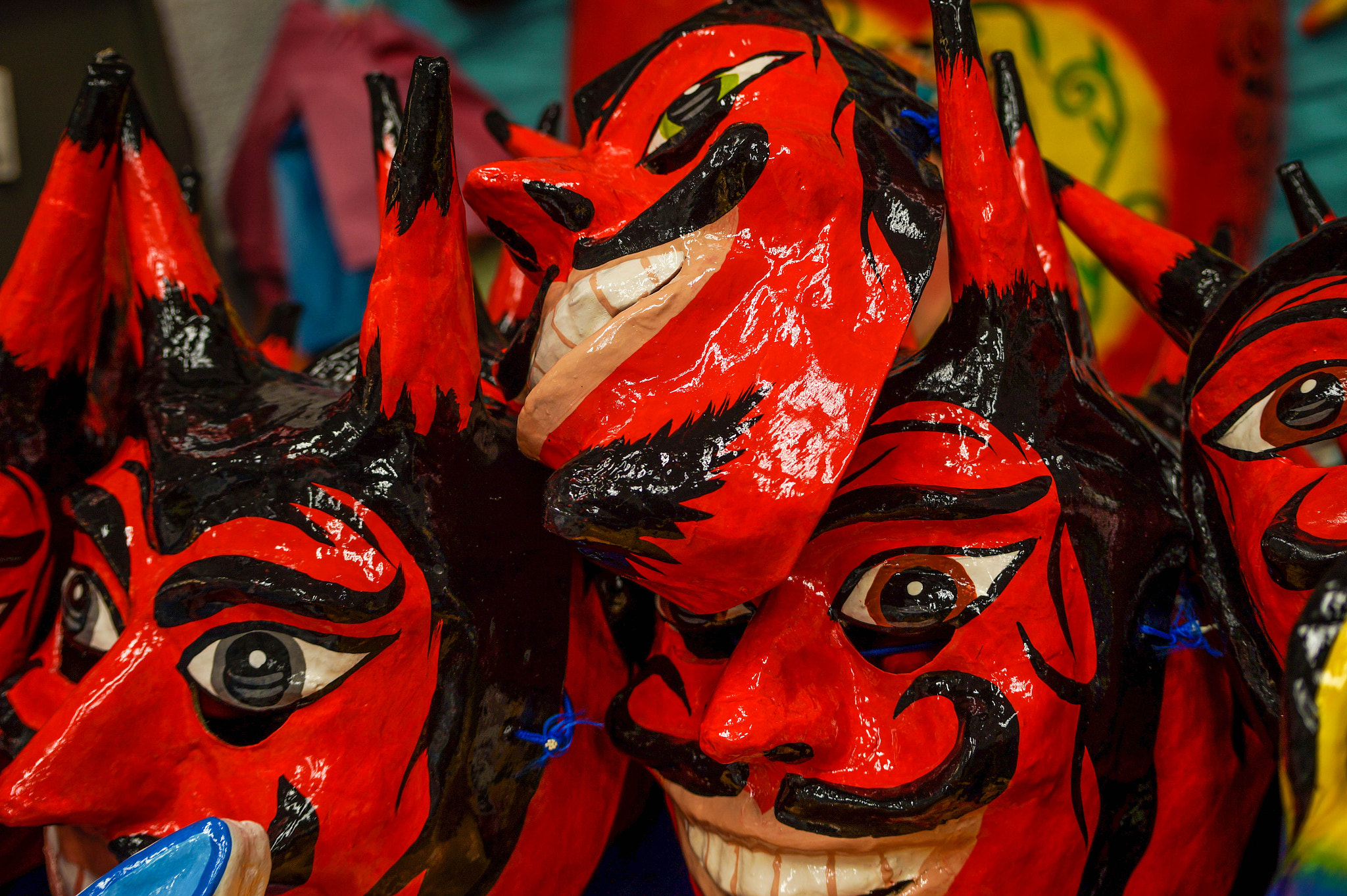 E 18-50mm F4-5.6 sample photo. Devil paper photography