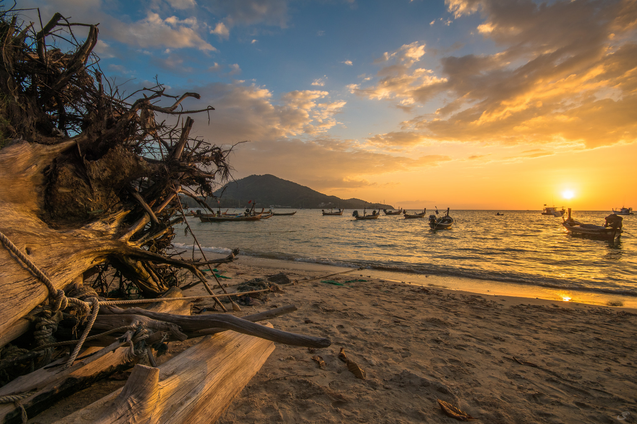 Sigma AF 10-20mm F4-5.6 EX DC sample photo. Sun on rope photography