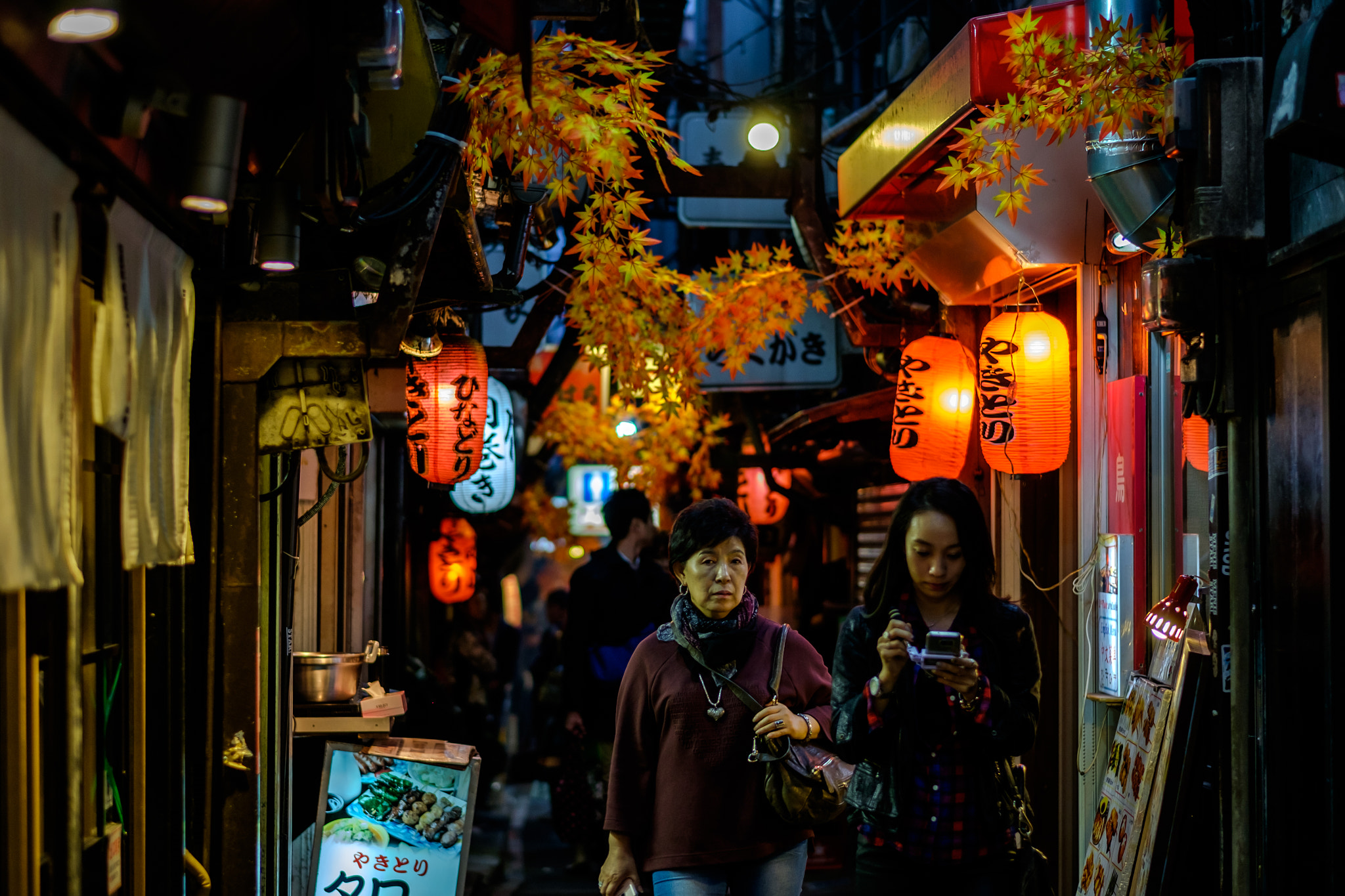 Fujifilm X-T1 + Fujifilm XF 56mm F1.2 R APD sample photo. Sinjyuku back lane photography