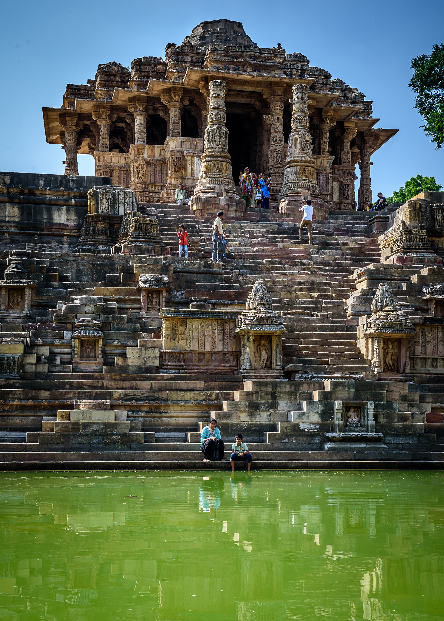 Nikon AF Nikkor 24-85mm F2.8-4D IF sample photo. Sun temple photography
