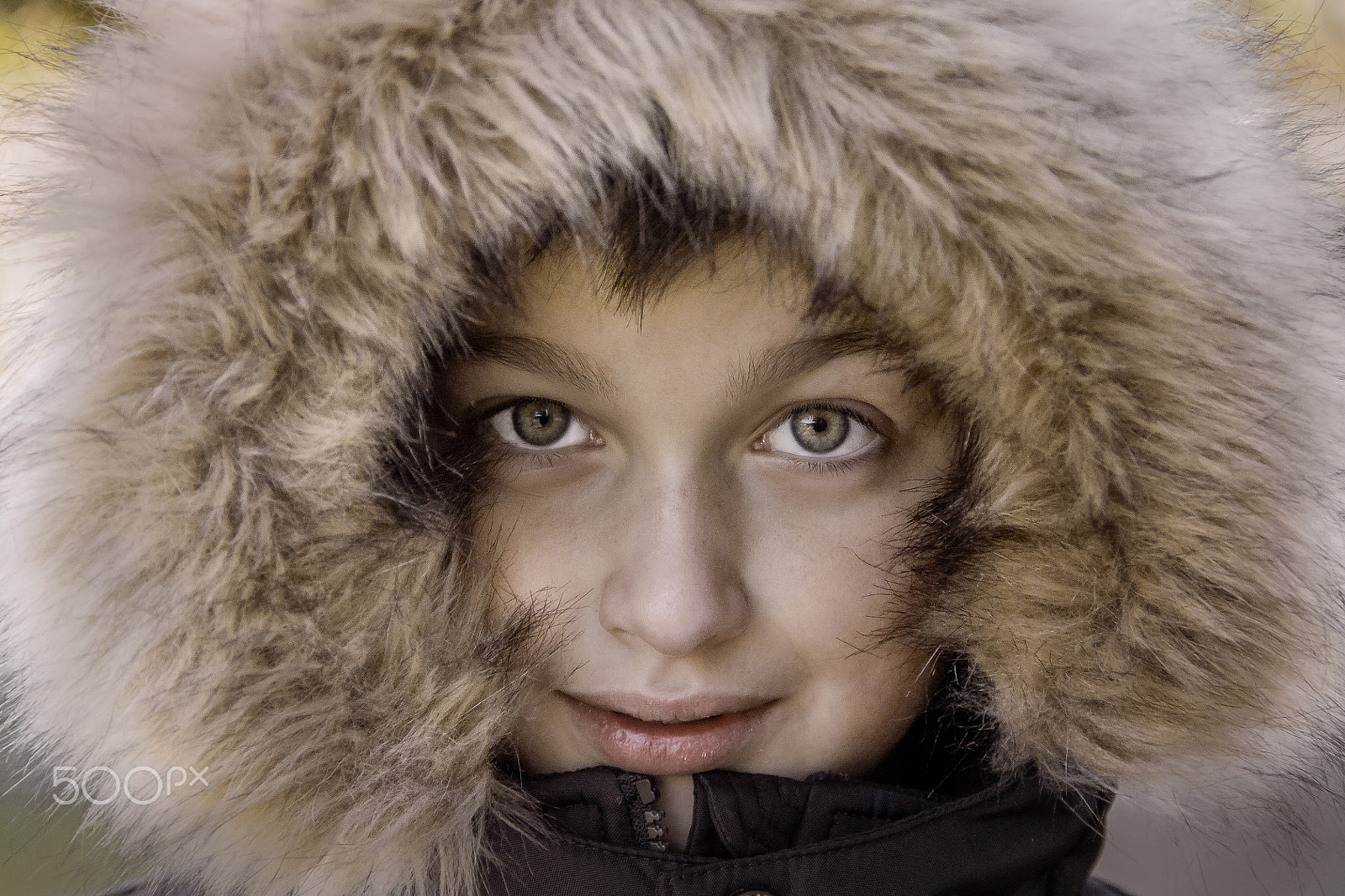 Canon EF-S 18-135mm F3.5-5.6 IS sample photo. Winter boy photography