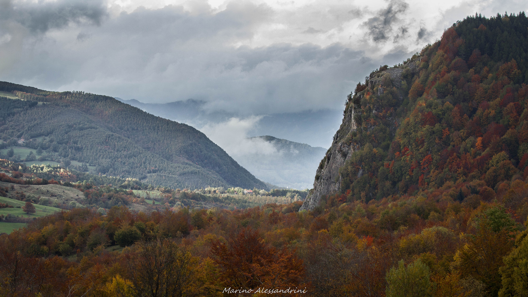 Canon EF 70-300mm F4-5.6 IS USM sample photo. Italy in fall  photography