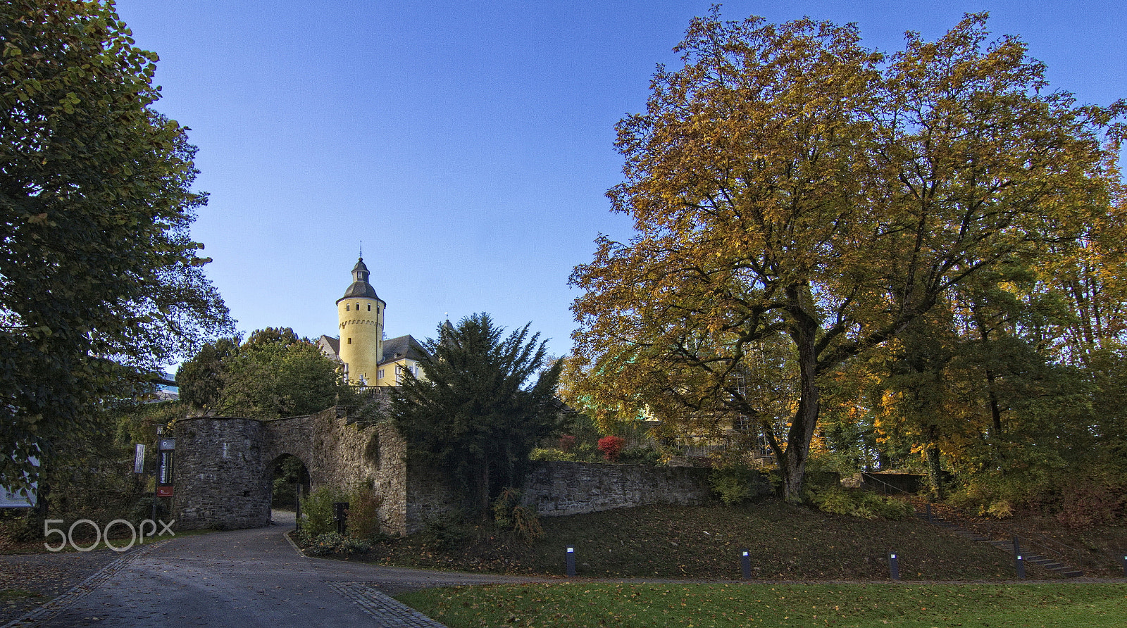 Tokina AT-X Pro 12-24mm F4 (IF) DX sample photo. Castle homburg photography