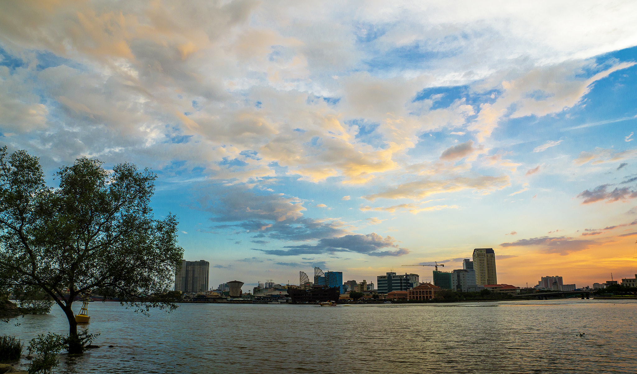 Sony SLT-A57 + Sony DT 16-50mm F2.8 SSM sample photo. Saigon ngan () photography