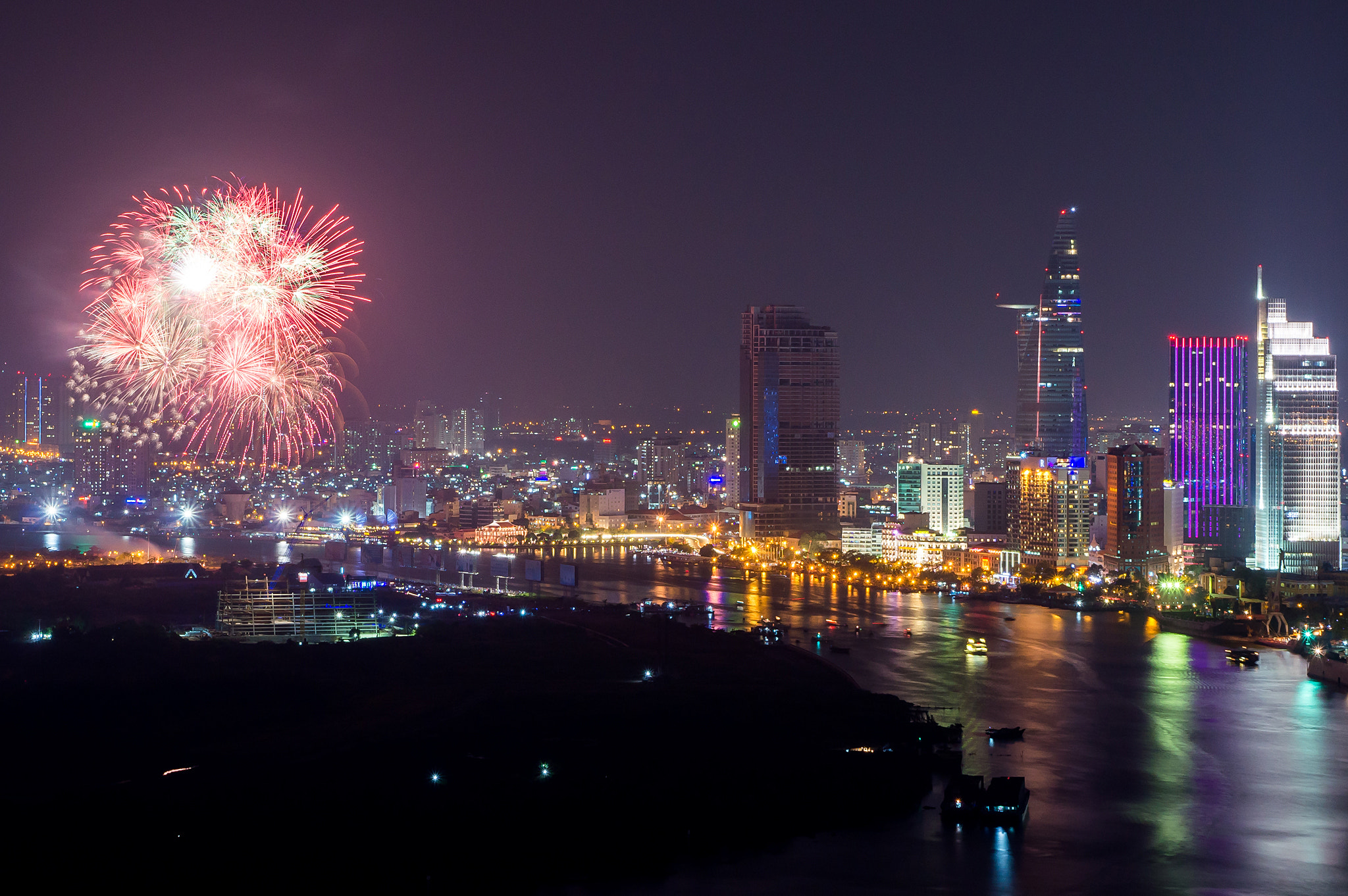 Sony SLT-A57 + Sony DT 16-50mm F2.8 SSM sample photo. Tet binh than () photography