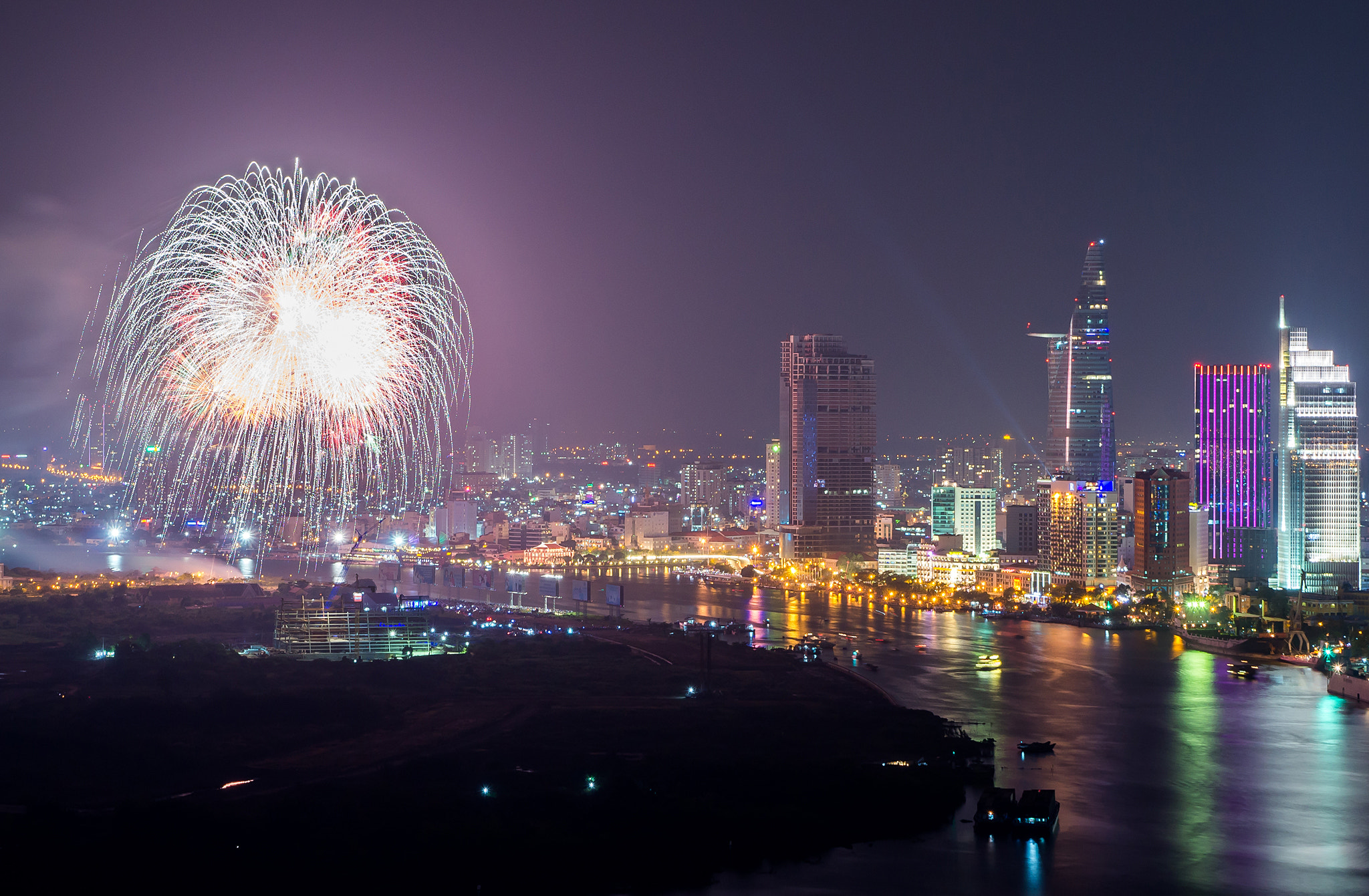 Sony SLT-A57 sample photo. Tet binh than () photography