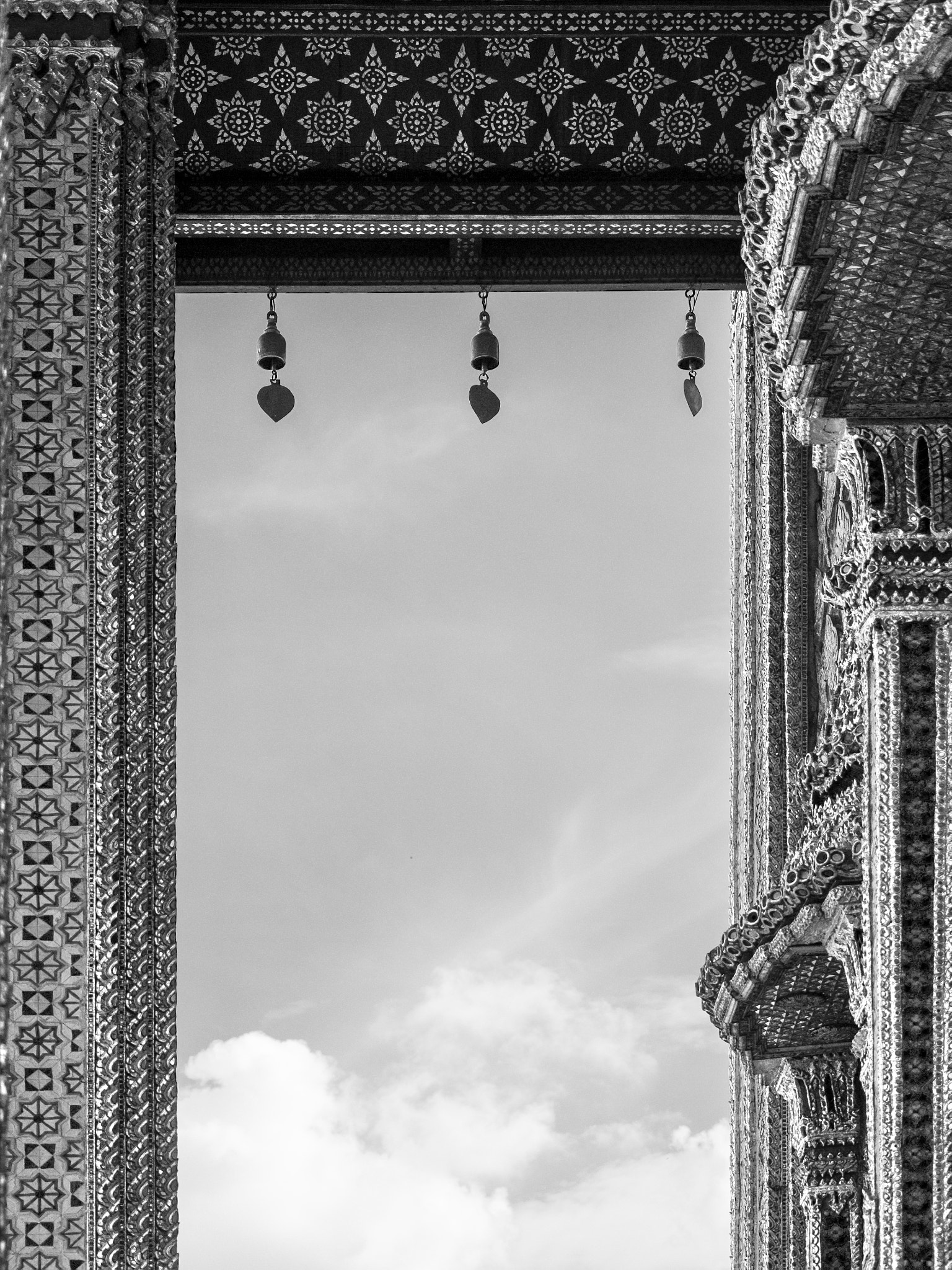 OLYMPUS M.14-150mm F4.0-5.6 II sample photo. Wat phra kaew - bangkok, thailand photography