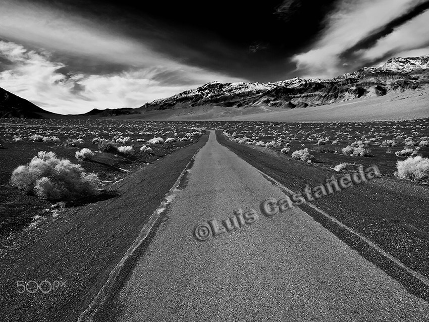 Panasonic Lumix DMC-L10 sample photo. Volcanic road. death valley. photography