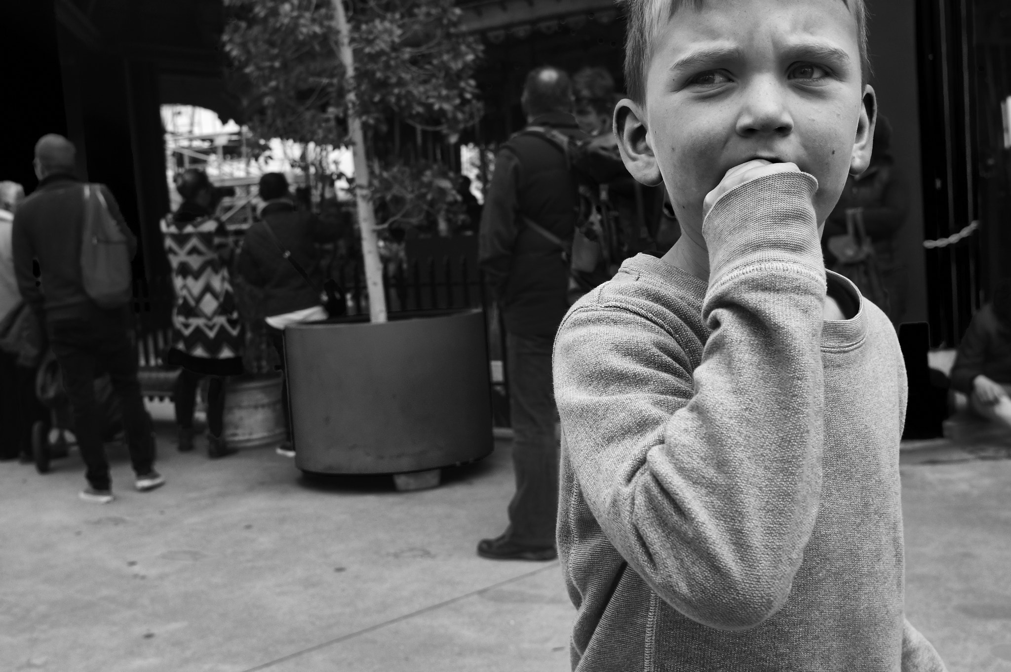 24mm F2.8 sample photo. Child at funfair photography