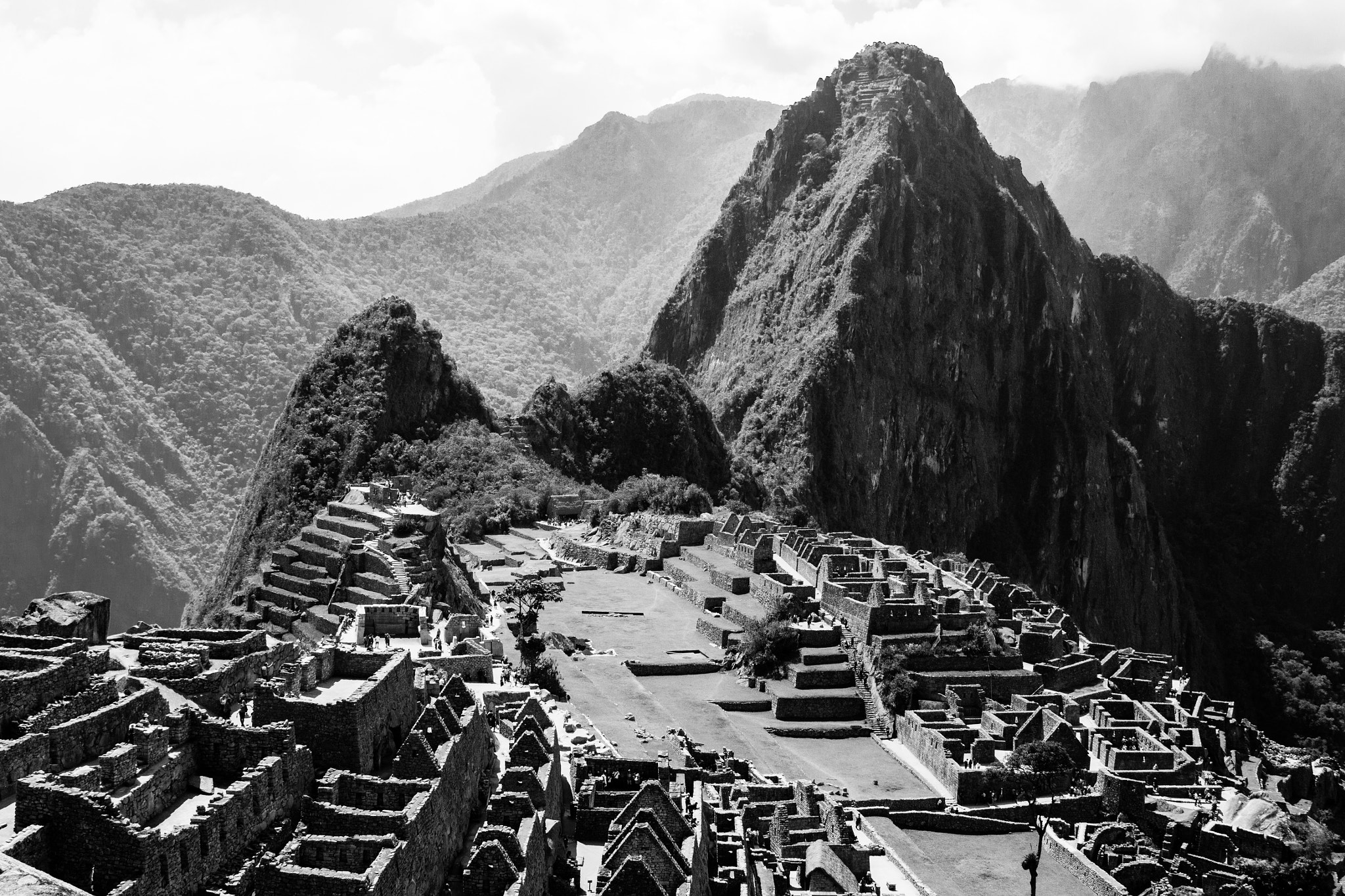 Canon EOS 700D (EOS Rebel T5i / EOS Kiss X7i) + Canon EF 24-105mm F4L IS USM sample photo. Machu pichu bw photography