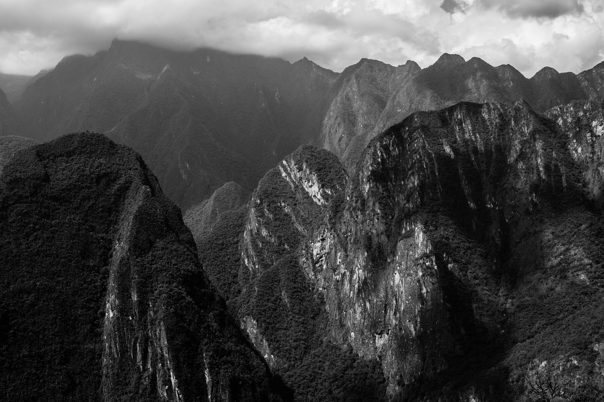 Canon EOS 700D (EOS Rebel T5i / EOS Kiss X7i) sample photo. Hills of machu pichu photography