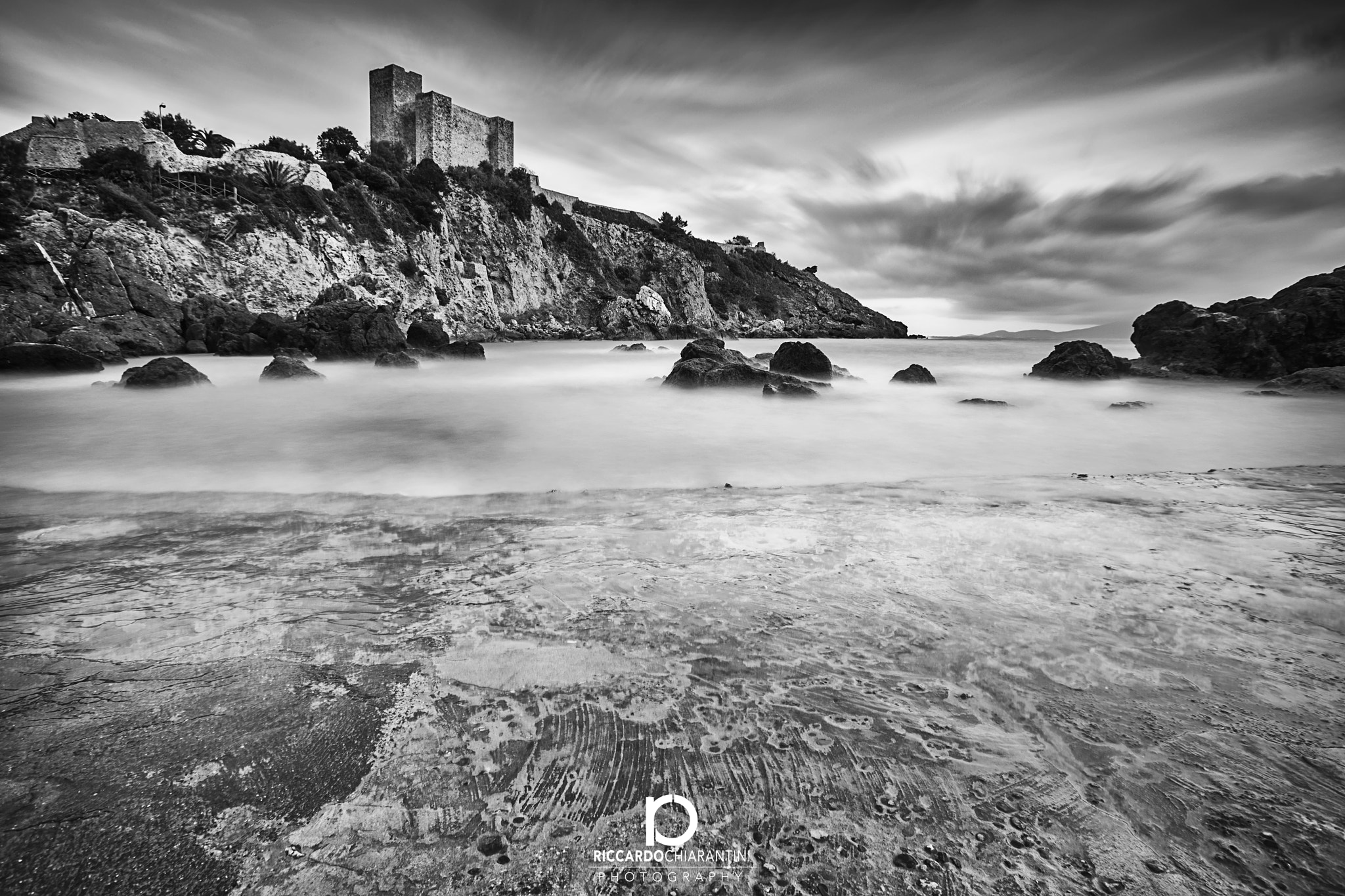 Canon EOS 6D + Canon EF 17-35mm f/2.8L sample photo. Talamone black white sunset photography