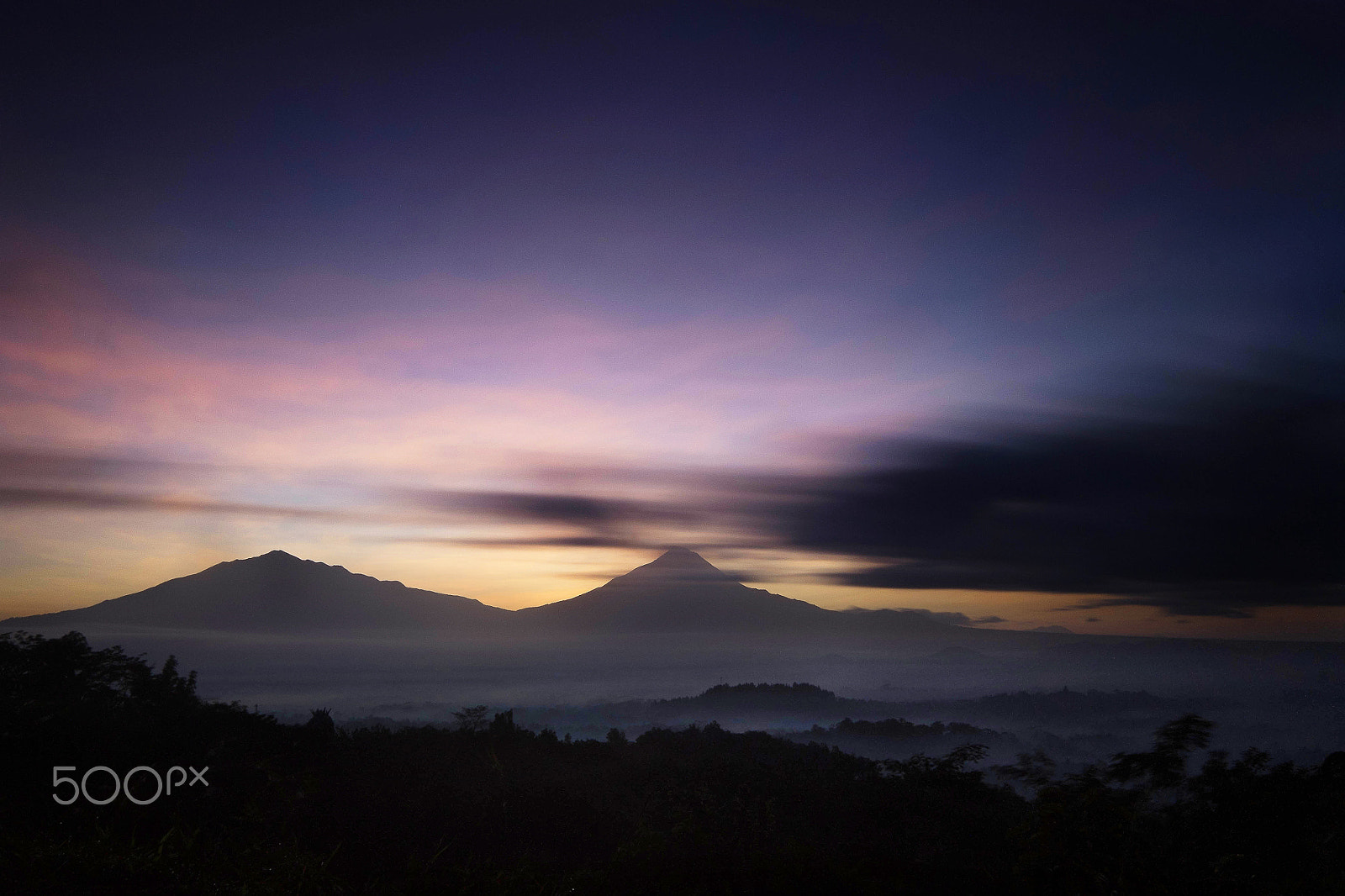 Fujifilm XF 10-24mm F4 R OIS sample photo. Sunrise at borobudur photography
