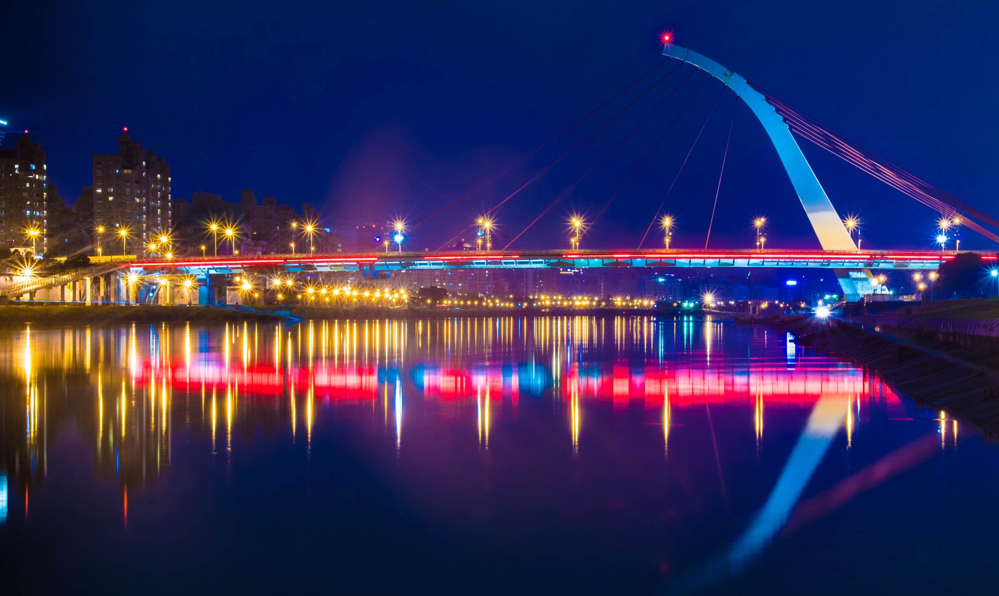 Sony DT 16-105mm F3.5-5.6 sample photo. Da-chih bridge photography