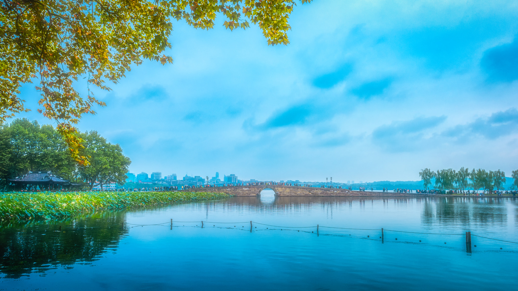 Nikon AF-S Nikkor 17-35mm F2.8D ED-IF sample photo. The broken bridge of west lake photography