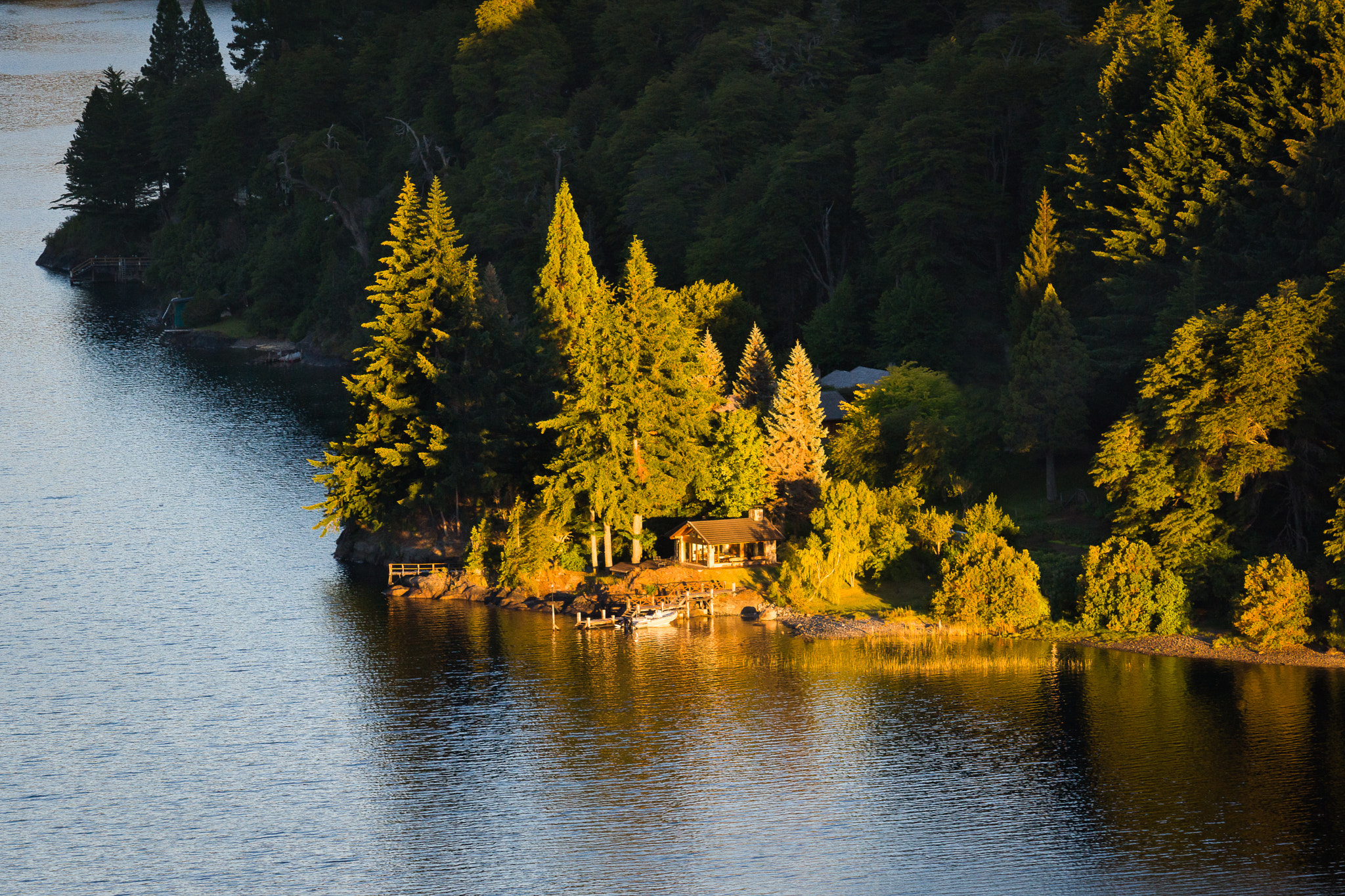 Sony SLT-A77 sample photo. House on the lake photography