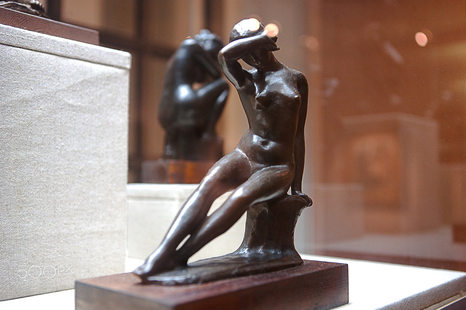 Canon EOS-1Ds Mark III sample photo. Statuette of a naked girl photography