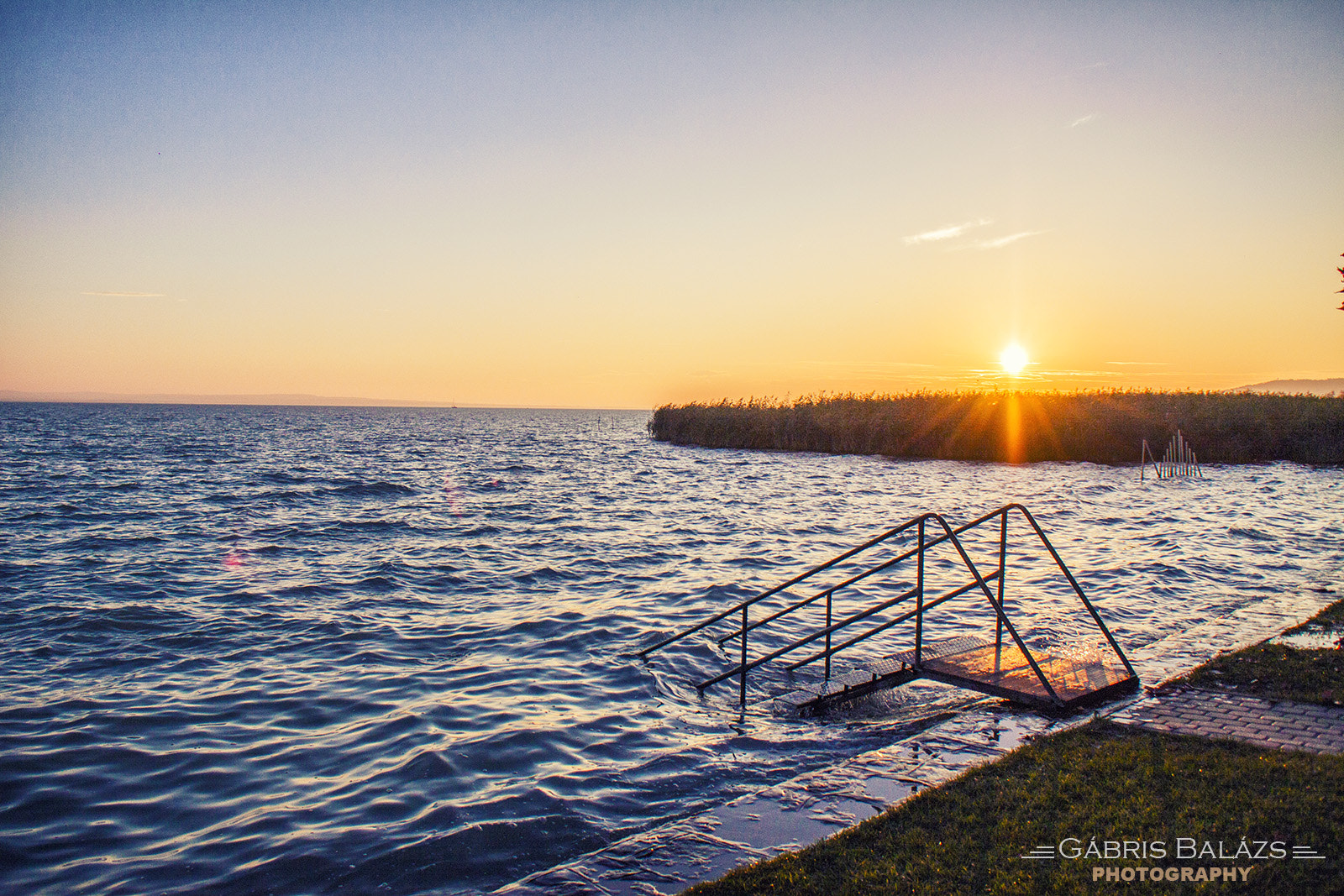 Sigma 18-50mm F2.8-4.5 DC OS HSM sample photo. Autumn at balaton photography