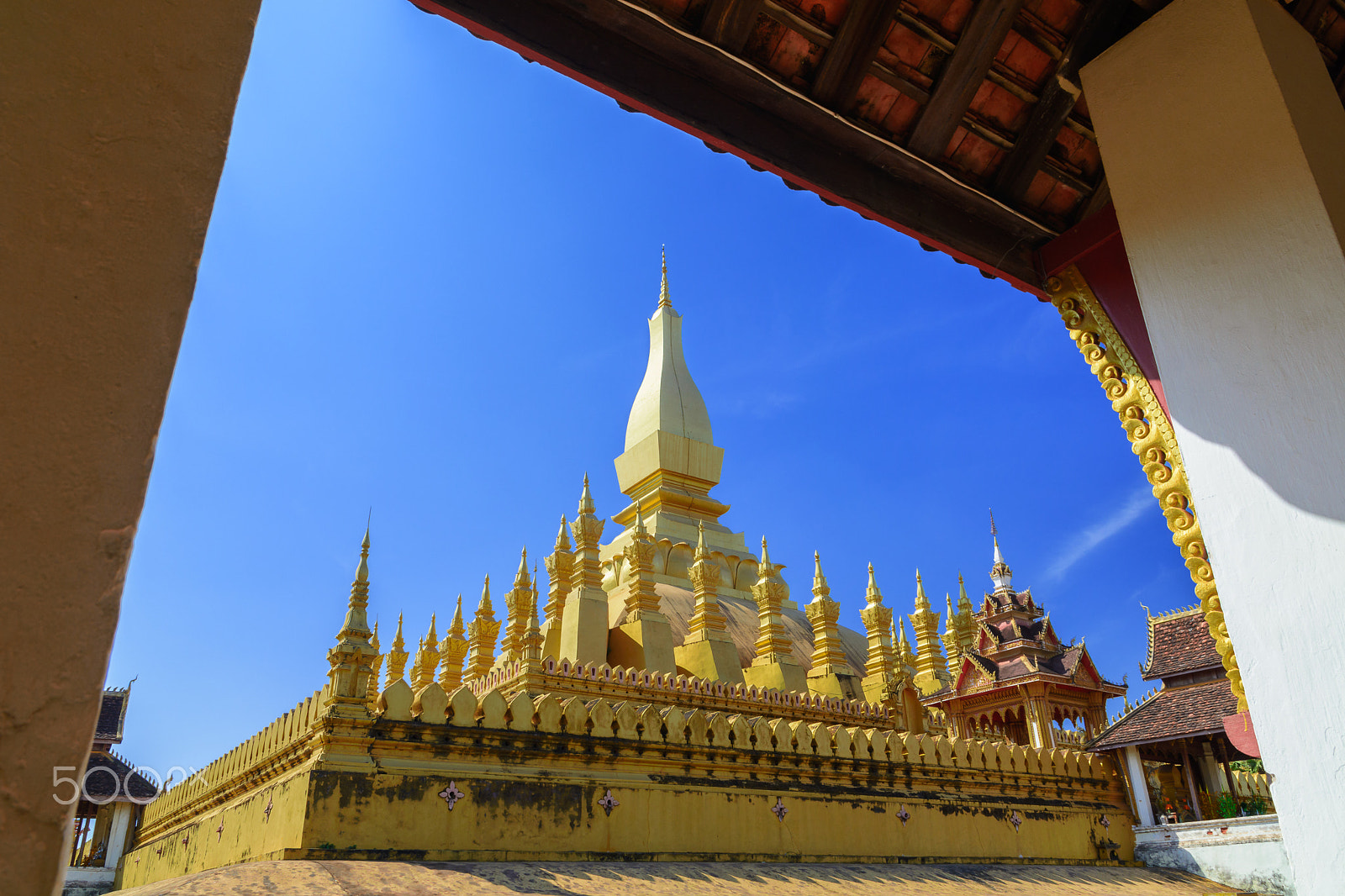 Sigma 17-70mm F2.8-4 DC Macro OS HSM | C sample photo. Pha that luang vientiane photography