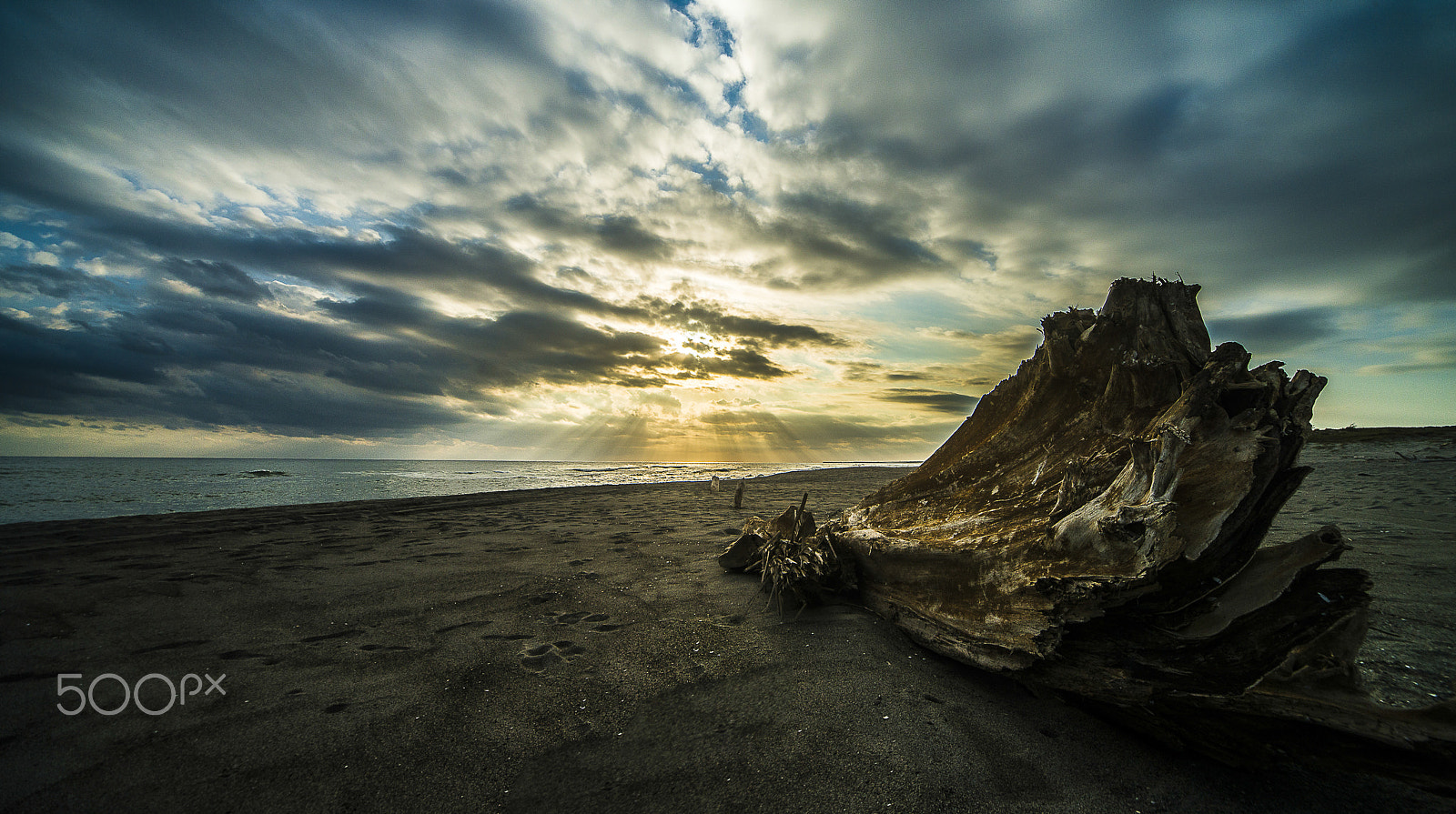 Nikon D800 + Sigma 12-24mm F4.5-5.6 EX DG Aspherical HSM sample photo. Sunset seascape photography