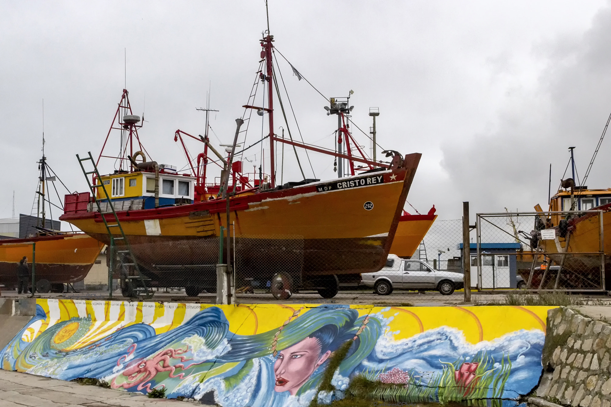 Canon EOS 550D (EOS Rebel T2i / EOS Kiss X4) sample photo. Mural en el puerto photography