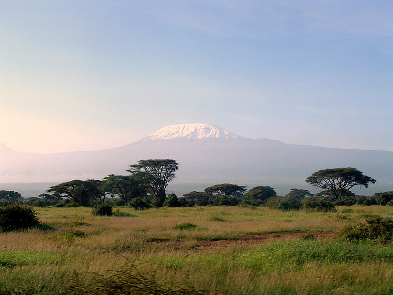 KONICA MINOLTA DiMAGE Z1 sample photo. Kenya - le kilimanjaro photography