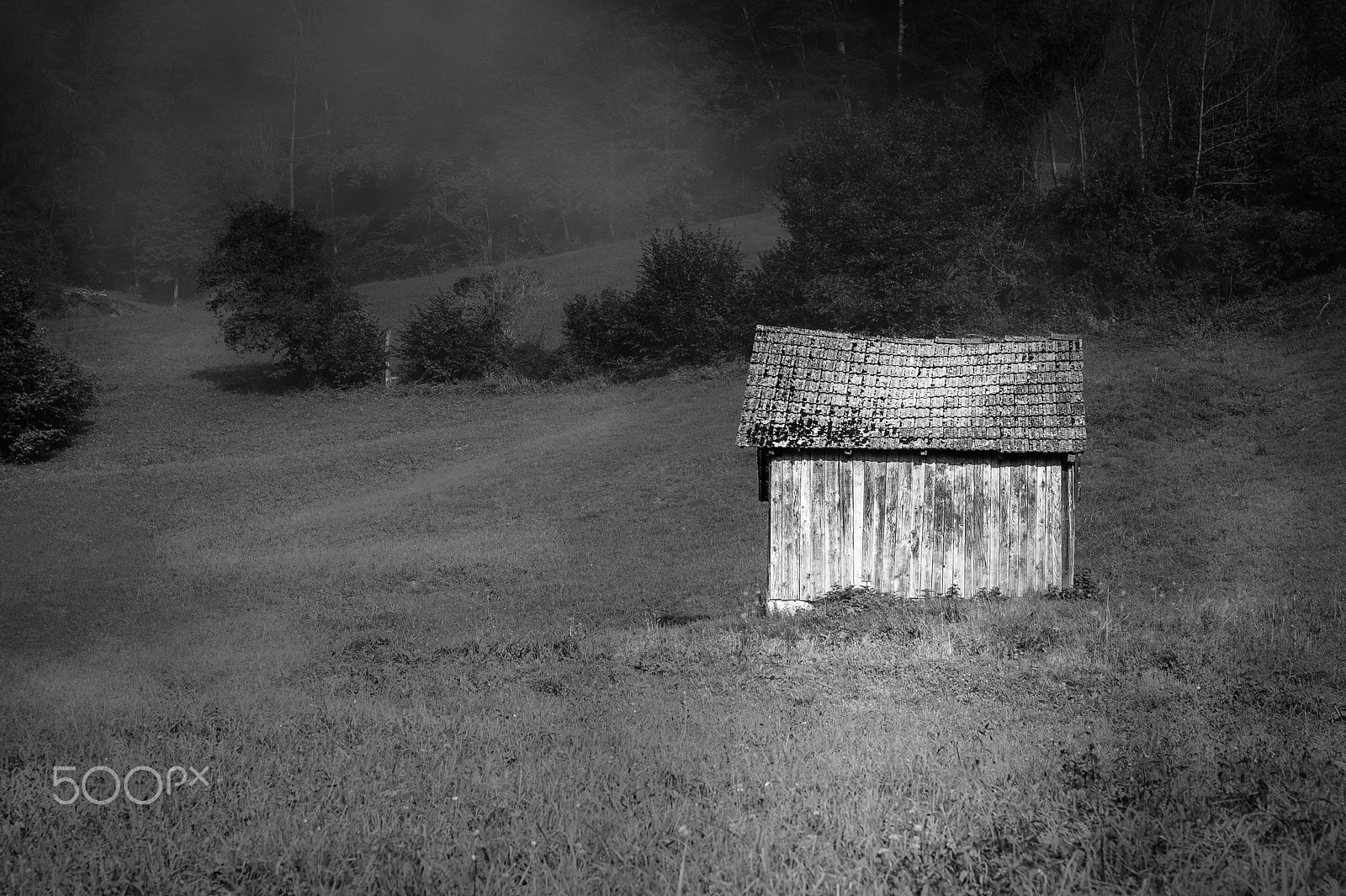 Sigma 70-200mm F2.8 EX DG Macro HSM II sample photo. Abandoned cottage photography