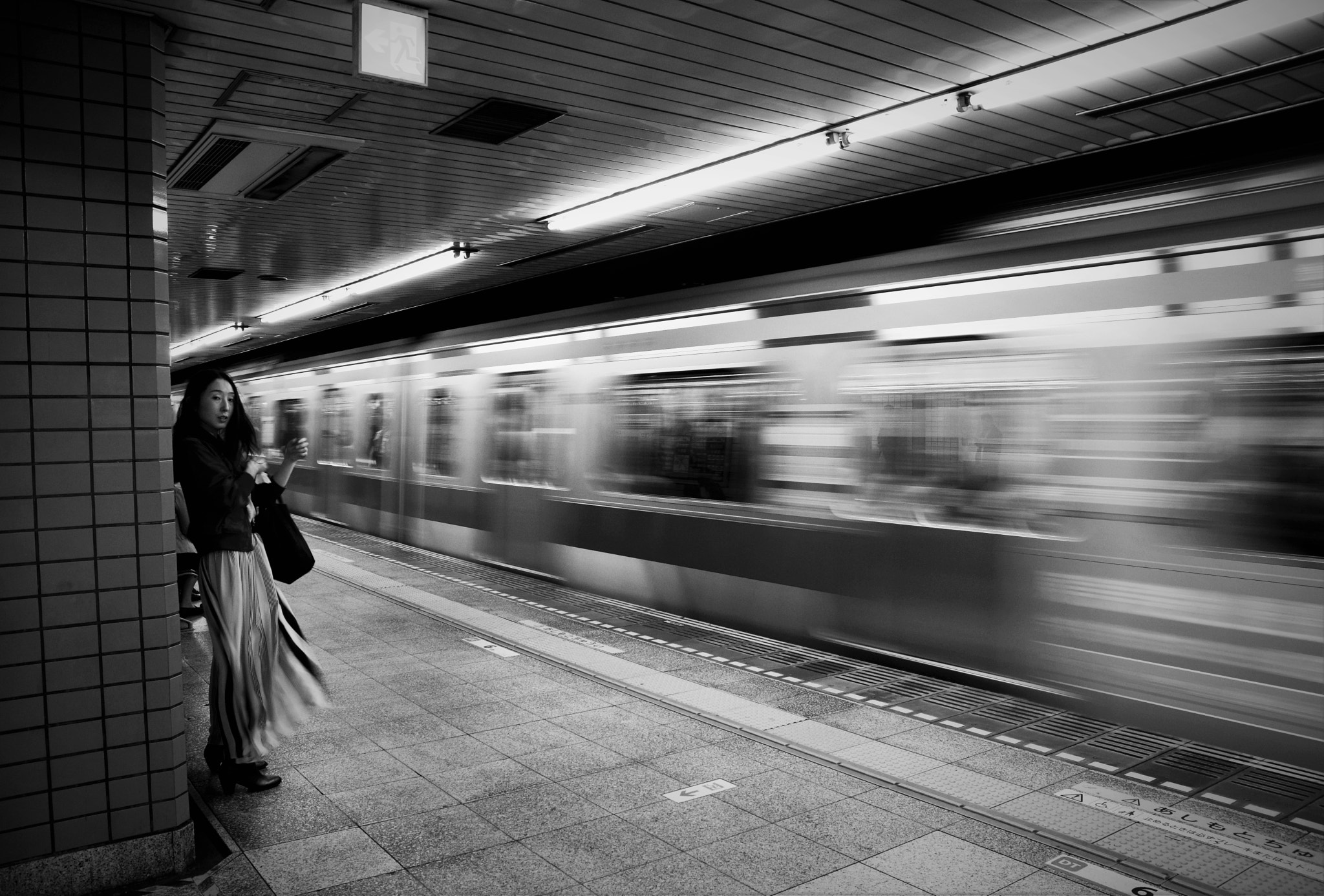 Sigma 17-70mm F2.8-4 DC Macro OS HSM | C sample photo. Passing train photography