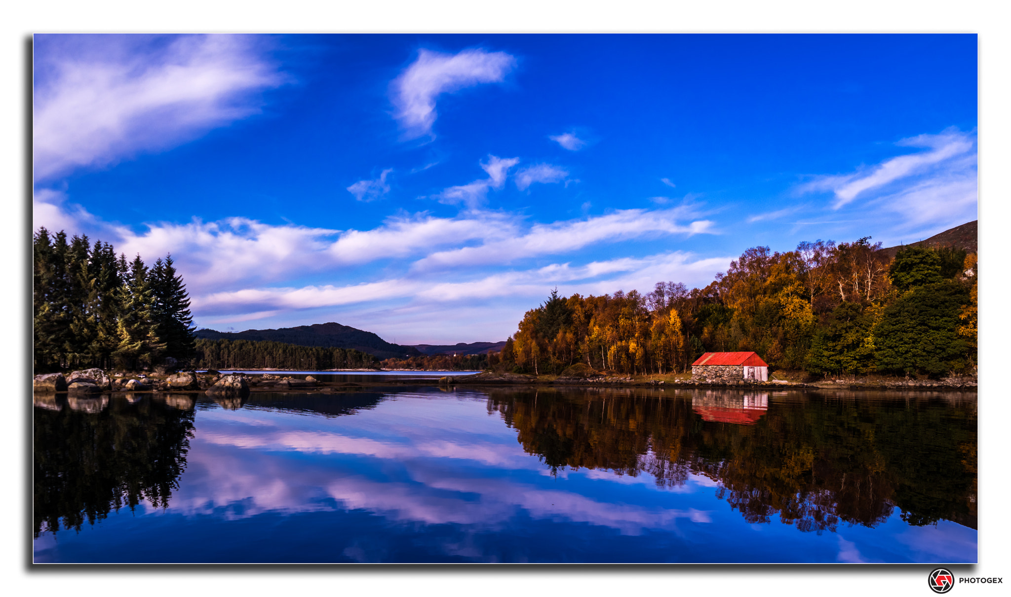 Samsung NX30 + Samsung NX 18-55mm F3.5-5.6 OIS sample photo. Autumnal landscapes photography