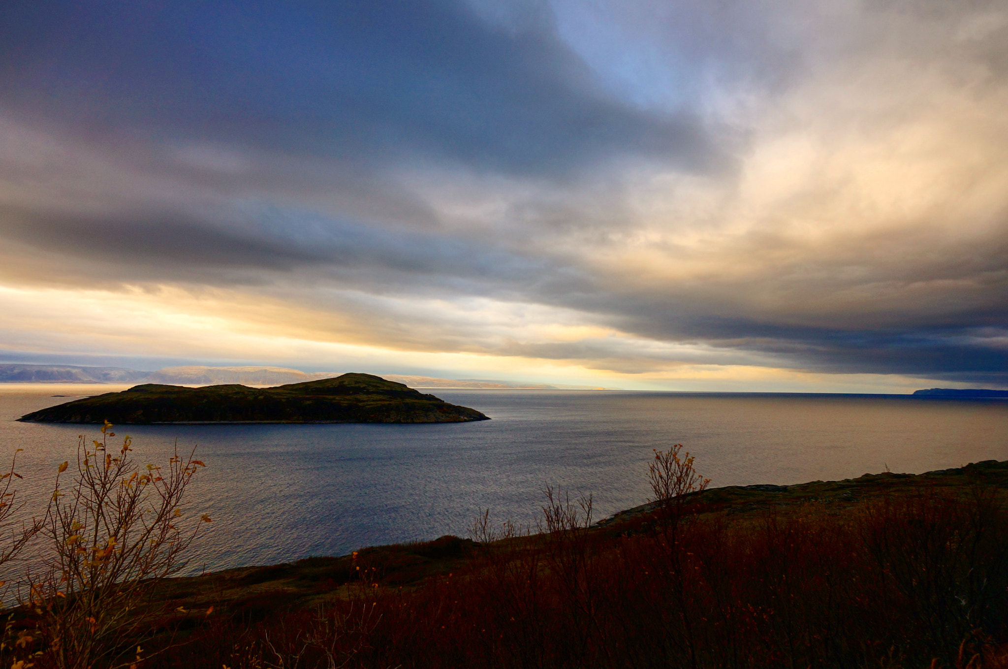 Sony Alpha NEX-6 + Sony E 18-50mm F4-5.6 sample photo. Sunset over an island of norway photography