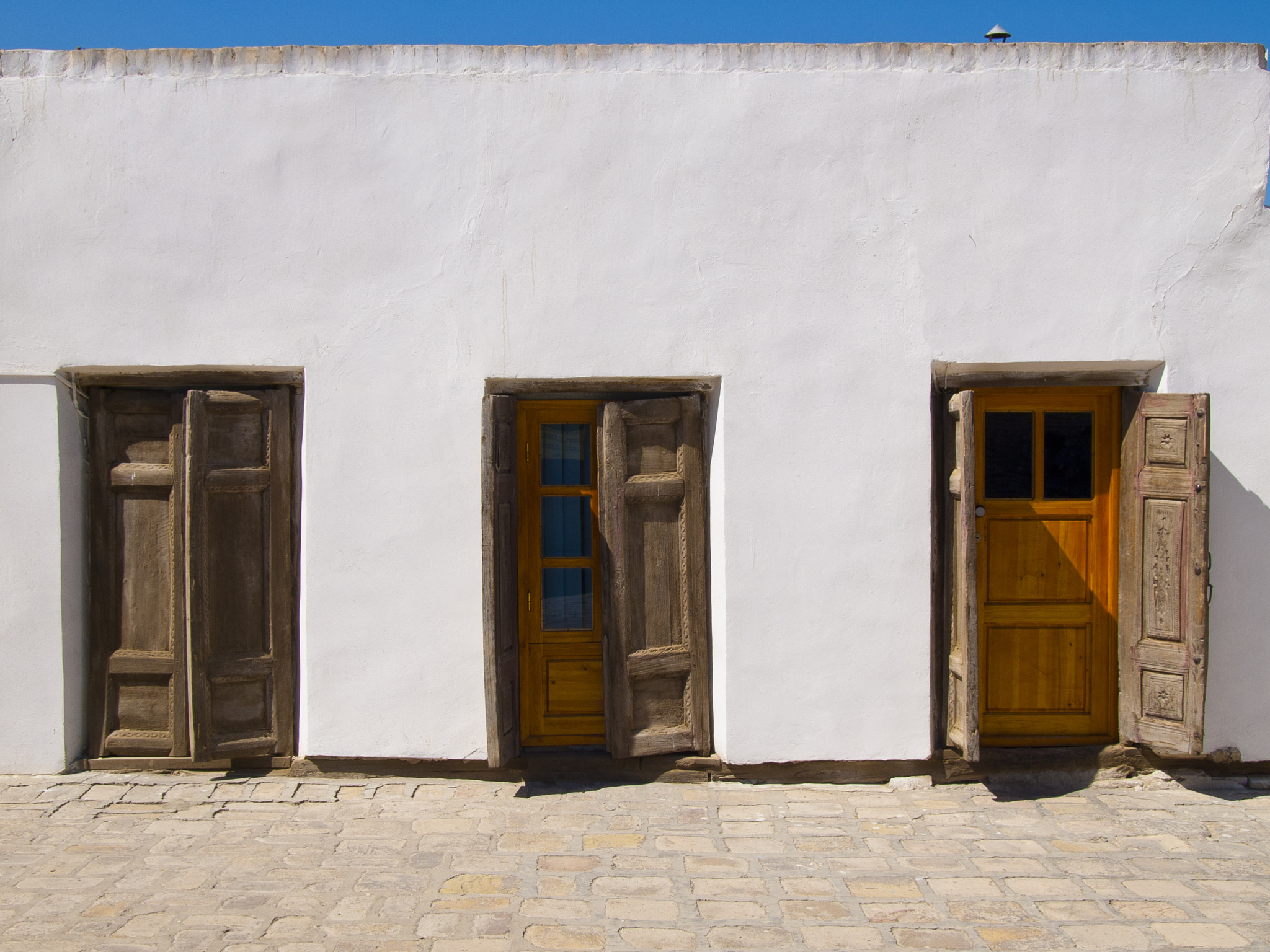 SIGMA 18-50mm F2.8 DC sample photo. The doors of bukhara city photography