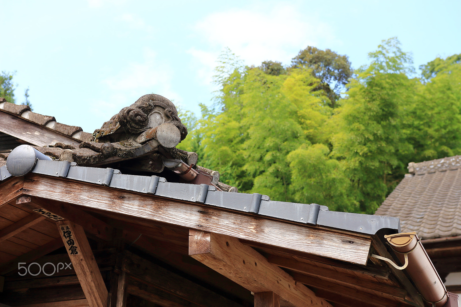Sigma 18-35mm f/1.8 DC HSM sample photo. Japanese roof tiles photography