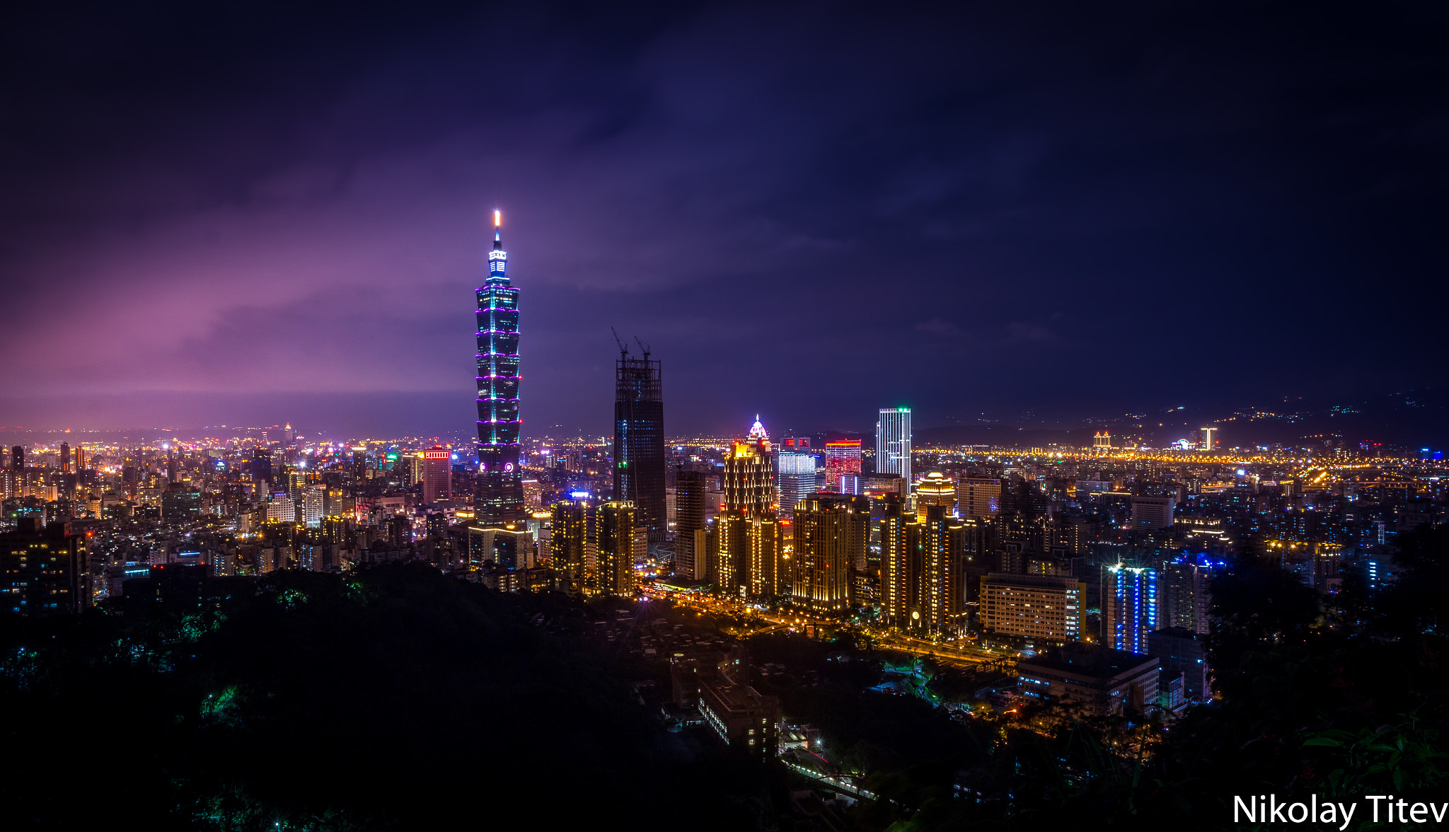 Sony a6000 + ZEISS Touit 12mm F2.8 sample photo. Taipei 101 photography