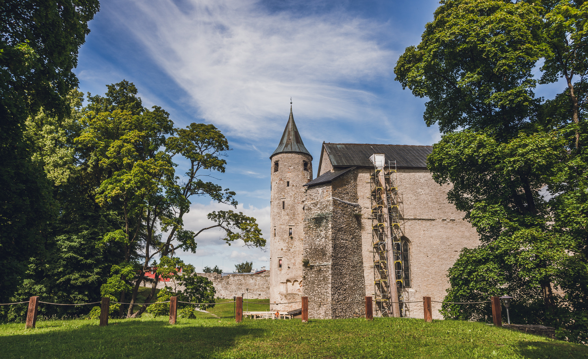 Nikon D610 + AF Zoom-Nikkor 28-70mm f/3.5-4.5D sample photo. Haapsalu castle photography