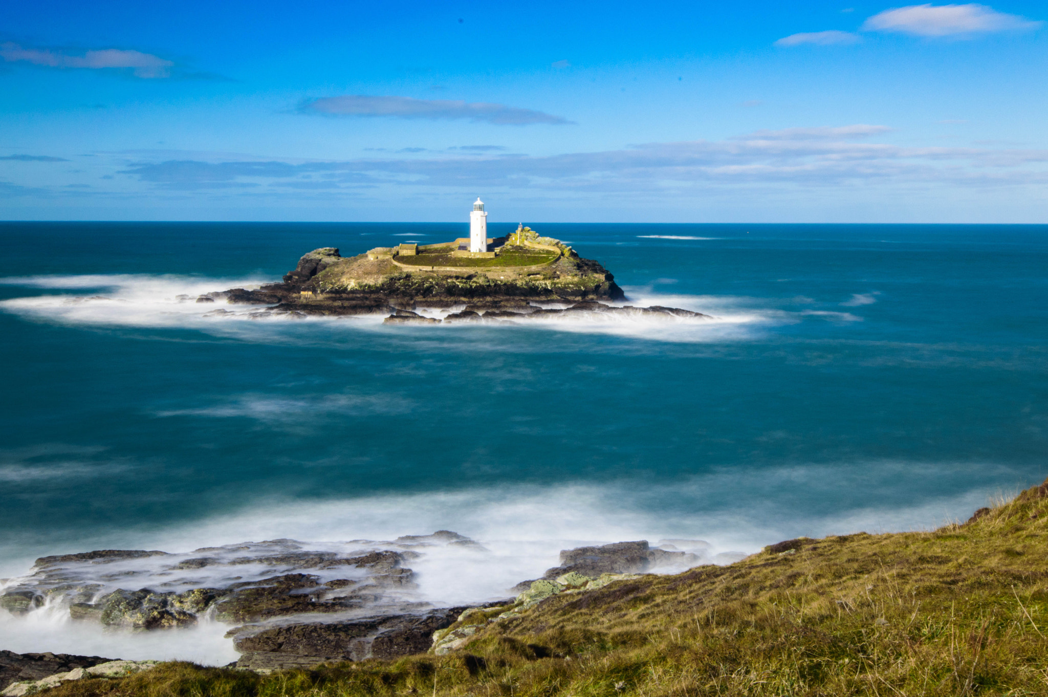 Nikon D3200 + Nikon AF-S DX Nikkor 10-24mm F3-5-4.5G ED sample photo. Godrevy lighthouse photography