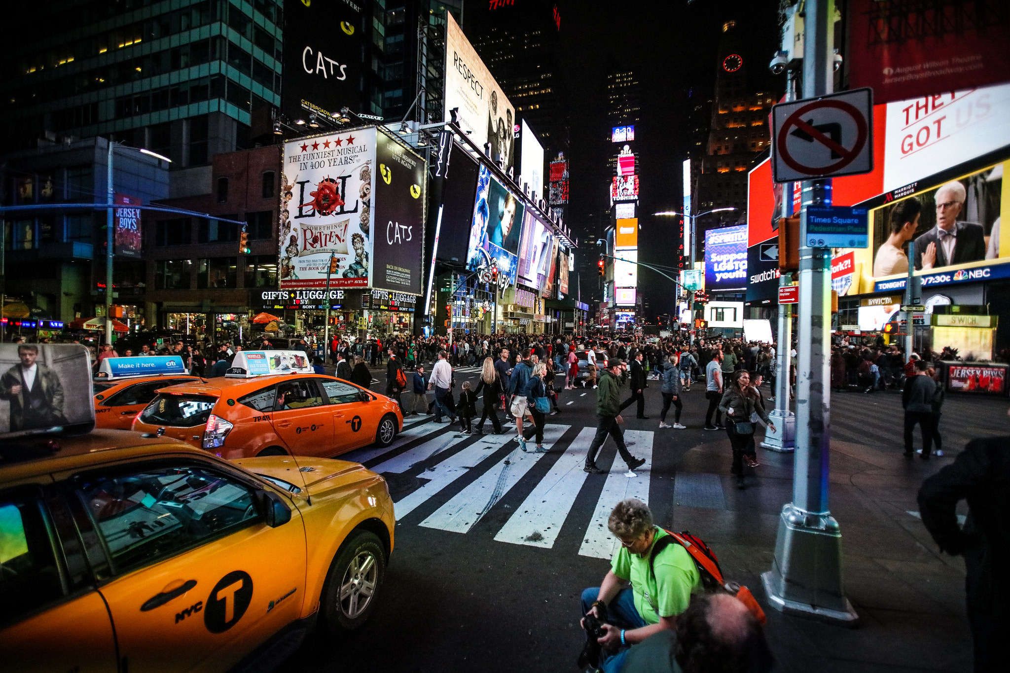 Canon EF 16-35mm F2.8L USM sample photo. Times square photography
