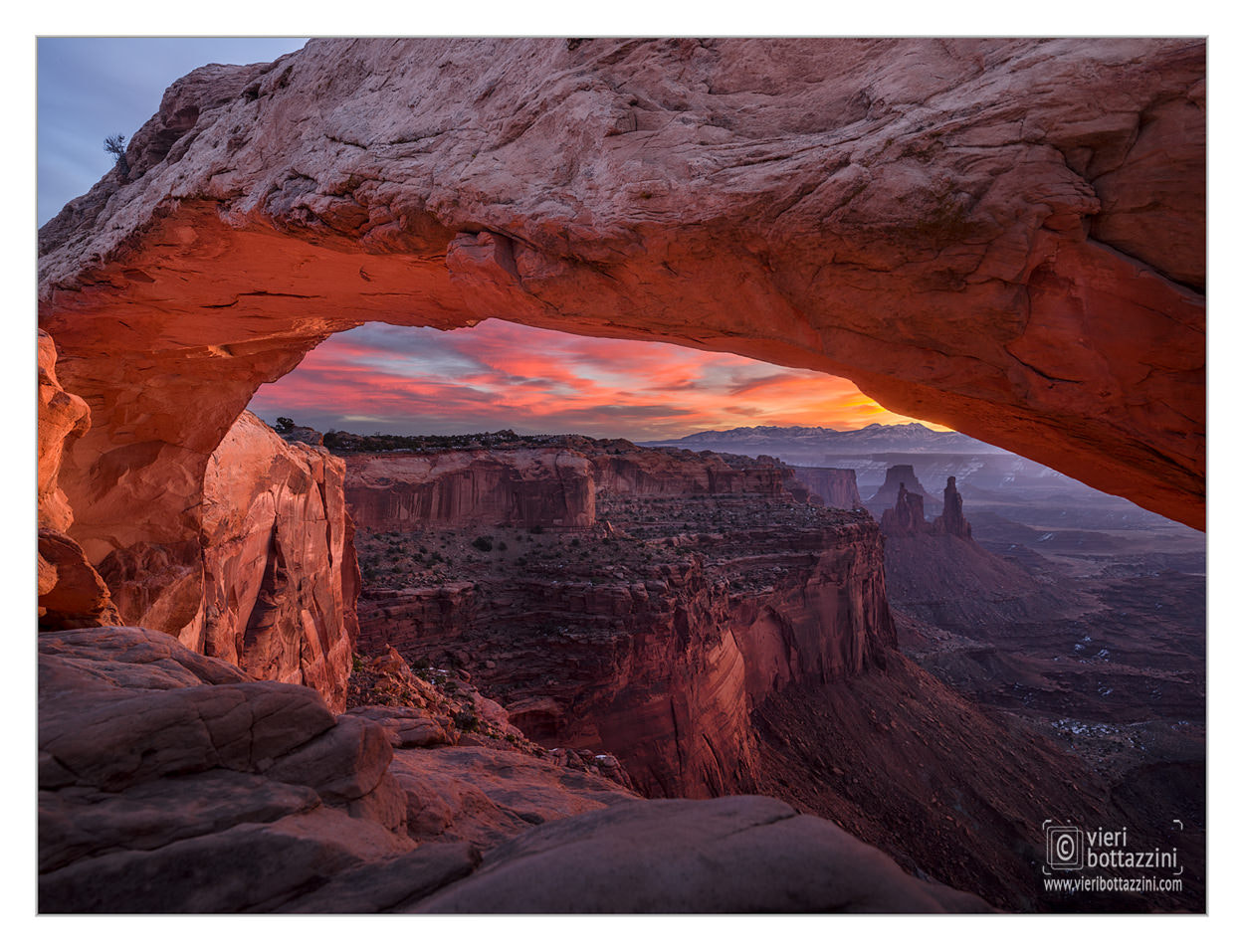 Pentax 645Z sample photo. Mesa arch before dawn photography