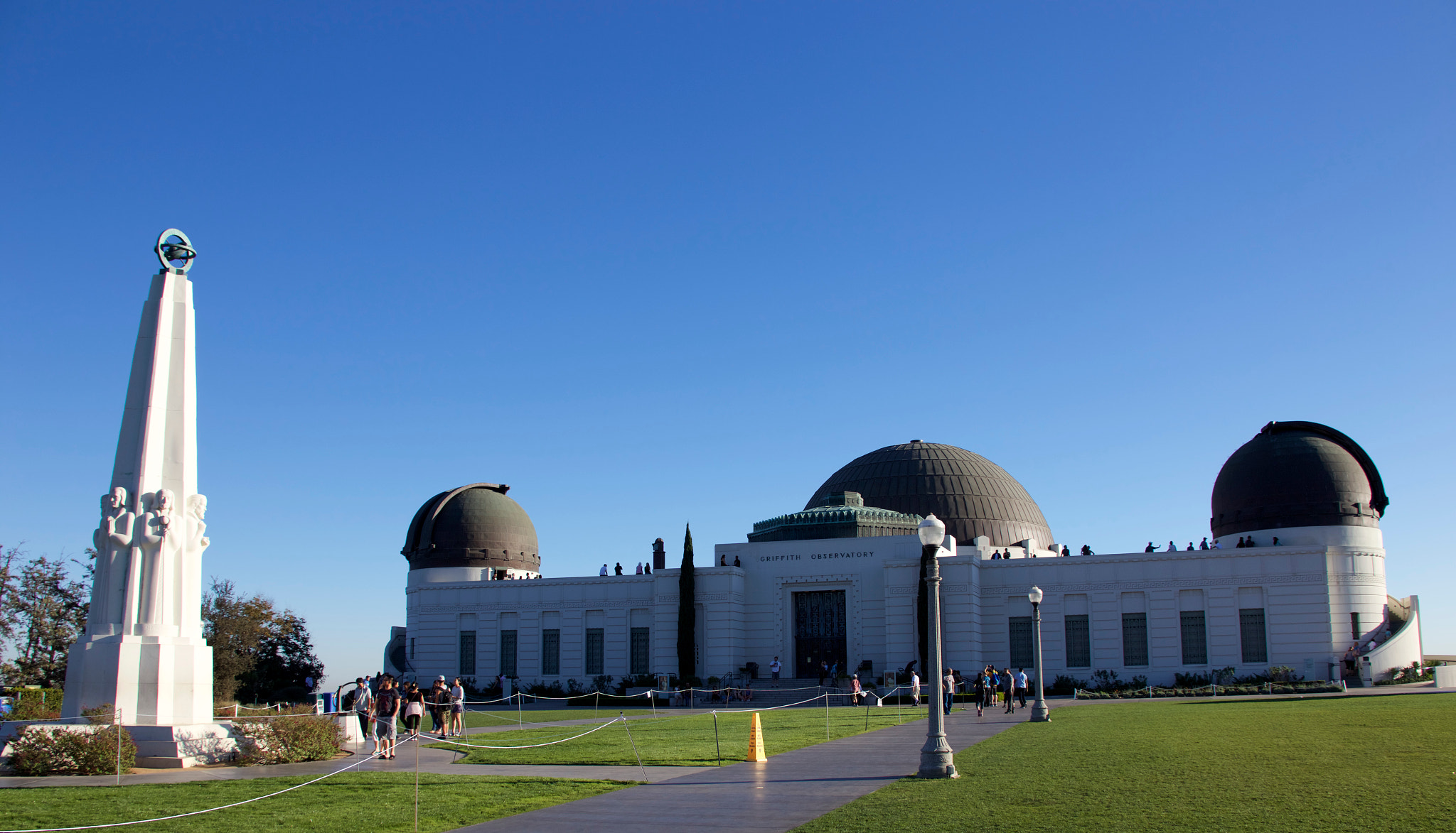 Canon EF 28-300mm F3.5-5.6L IS USM sample photo. Griffith observatory photography