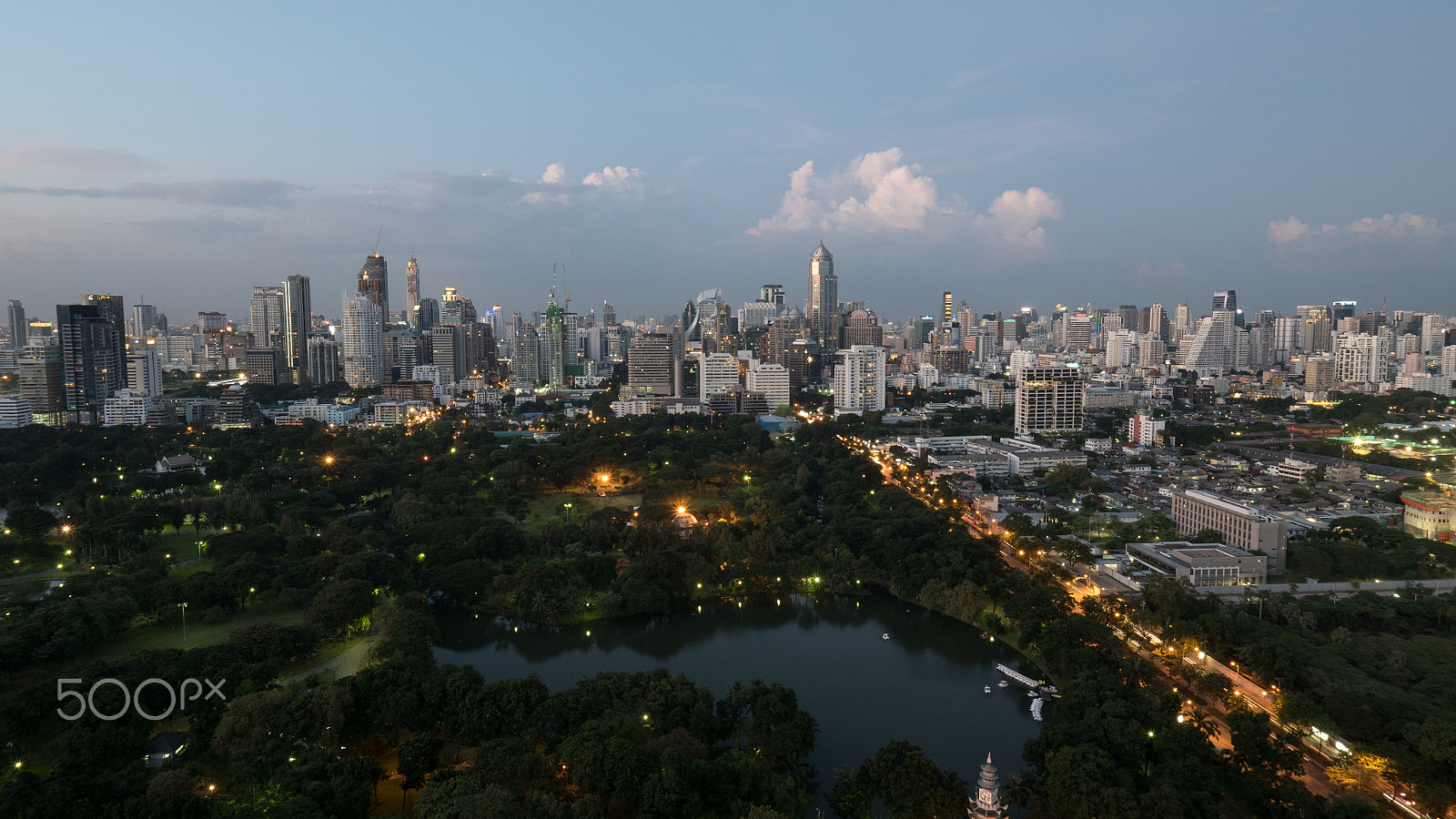 Panasonic Lumix DMC-GH4 + Olympus M.Zuiko Digital ED 7-14mm F2.8 PRO sample photo. Bangkok city in the evening photography